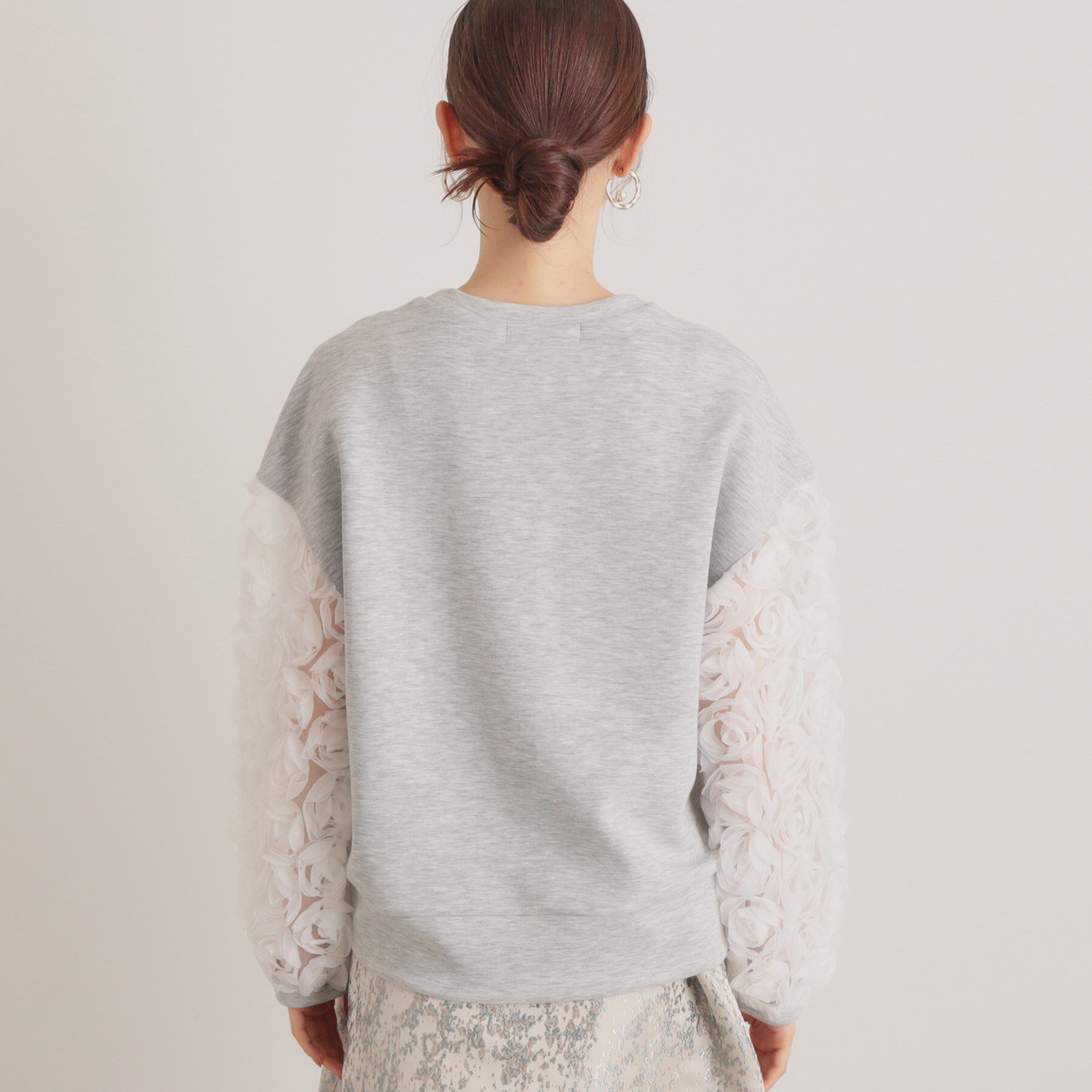 SunaUna「【一足お先に春気分／袖チュールフラワー】ダンボールプルオーバー」|Tシャツ・カットソー|