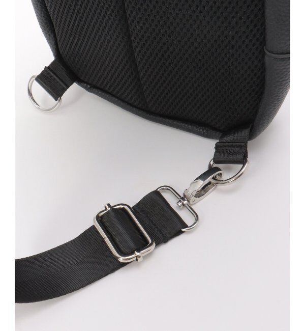 ikka「シュリンクボディバッグ」|その他|