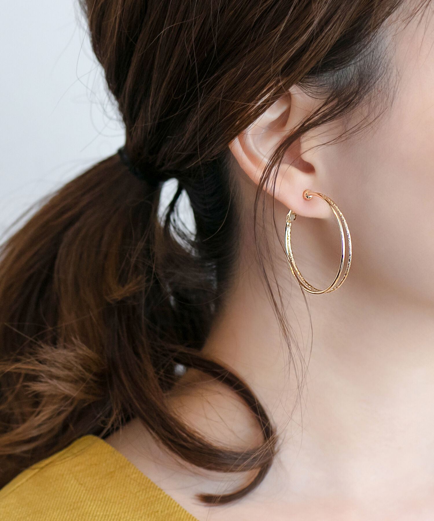 Phoebe「パラレルフープイヤリング　ゴールド」|イヤリング|ゴールド
