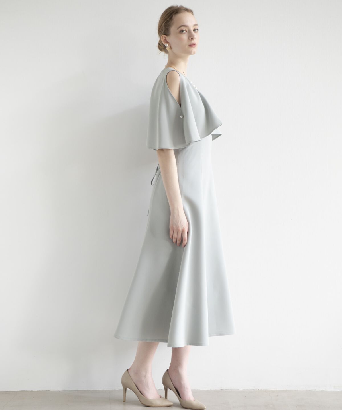 アンドクチュール「ケープレイヤードクルーネックドレス」|ドレス|