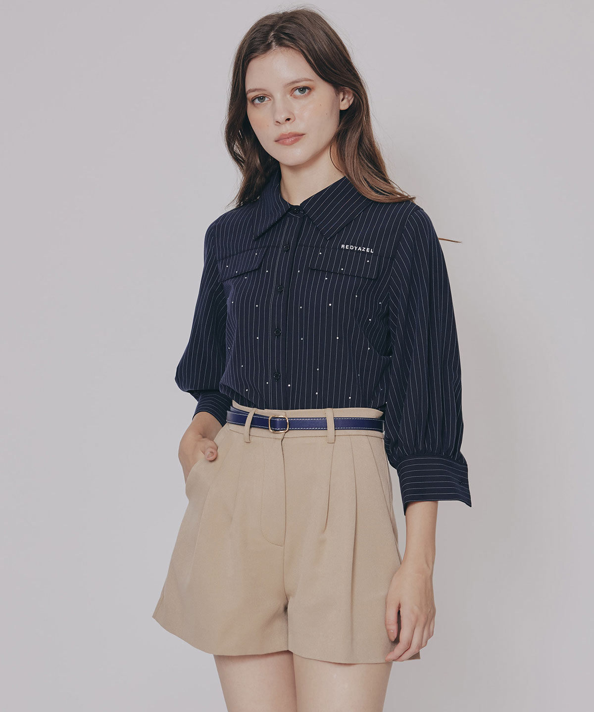 REDYAZEL「ビジューロゴストライプシャツブラウス」|シャツ・ブラウス|