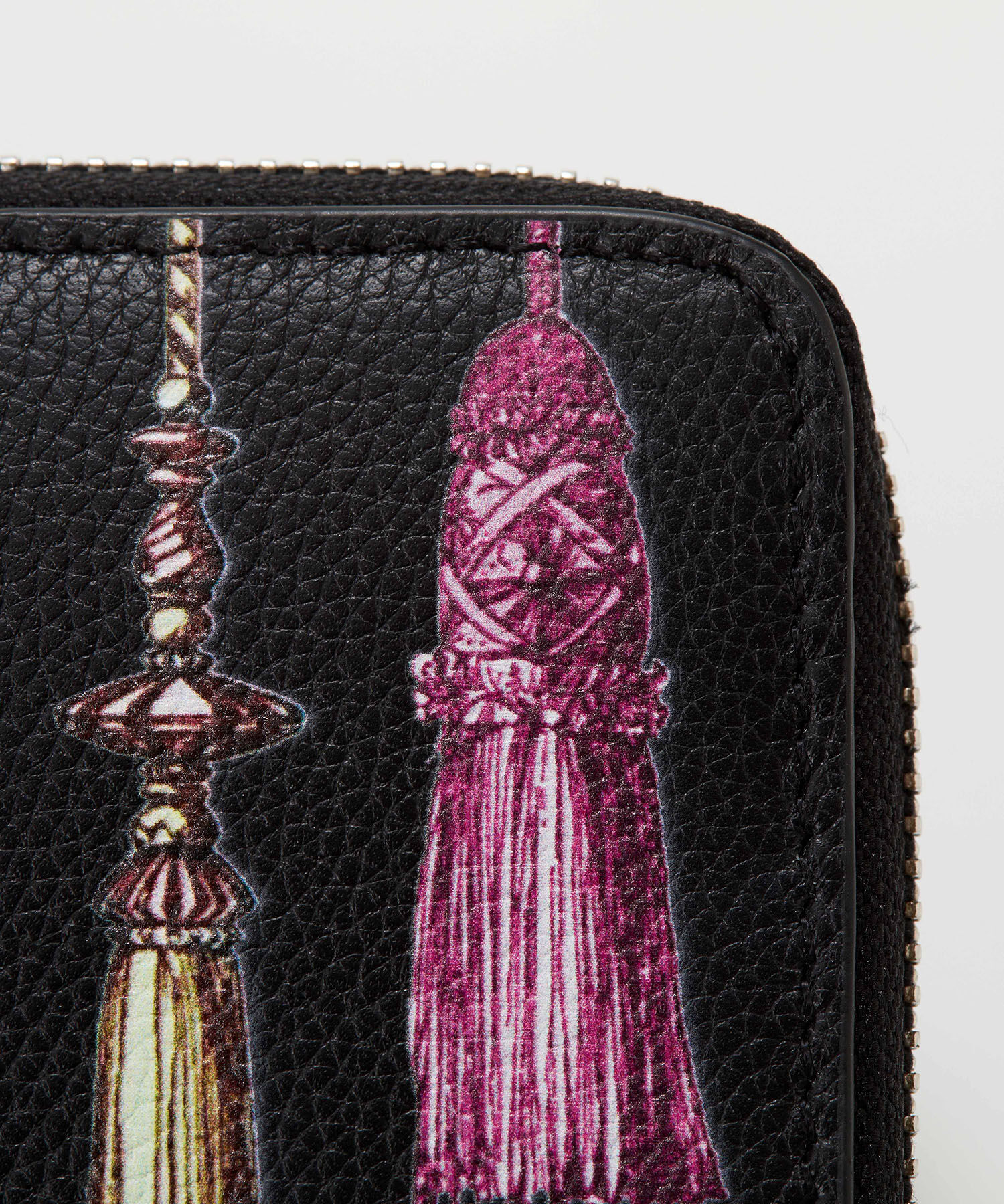 TOPKAPI TREASURE「【TREASURE TOPKAPI】シュリンクレザー タッセル プリント ラウンド 長財布」|財布|