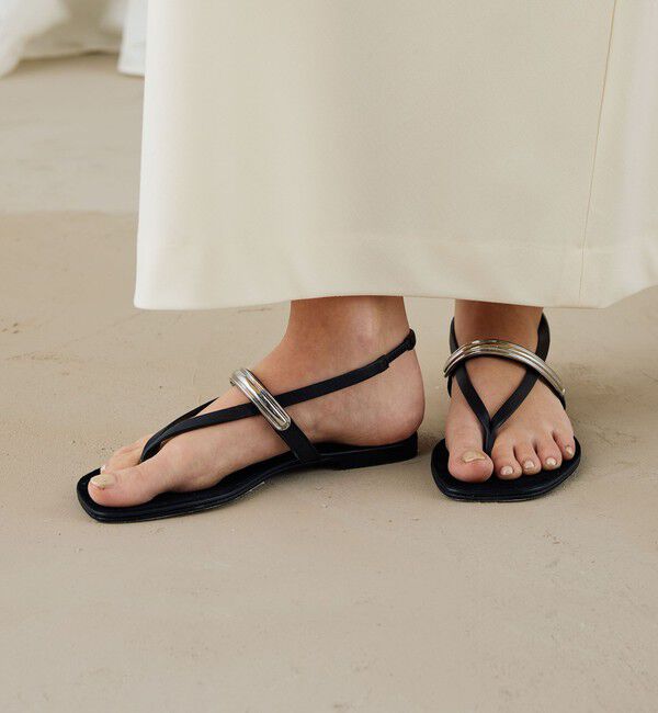 TOMORROWLAND GOODS「LAOCOONTE　シルバーバックルフラットサンダル」|サンダル|