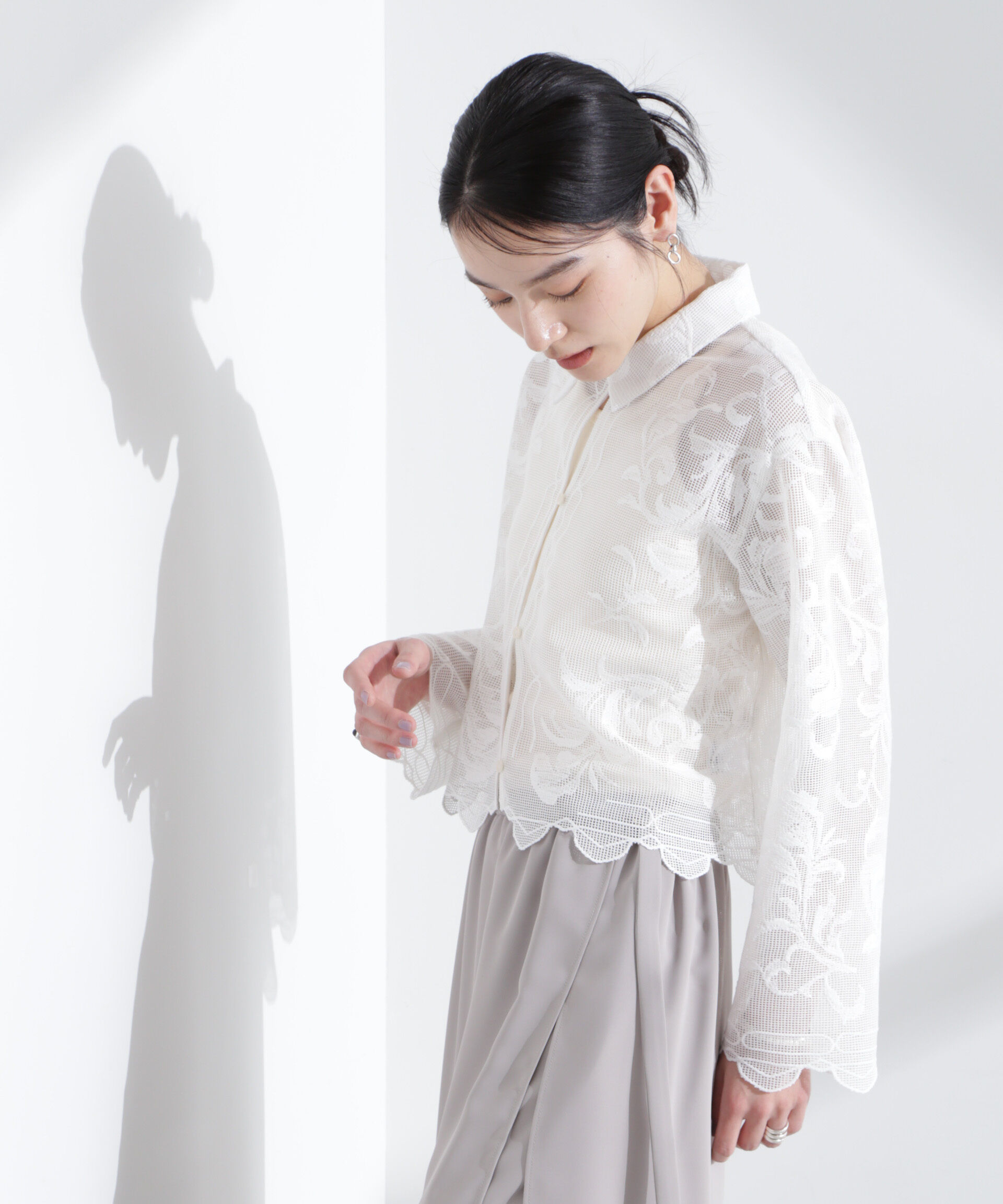 nano･universe「モチーフ刺繍レースシャツ」|シャツ・ブラウス|