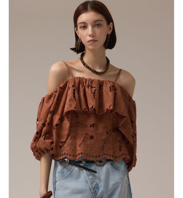 GRACE CONTINENTAL「カットワークオフショルトップ」|その他|ブラウン