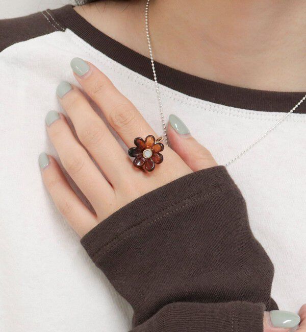 fredy emue「クリアフラワーリング」|リング|ブラウン
