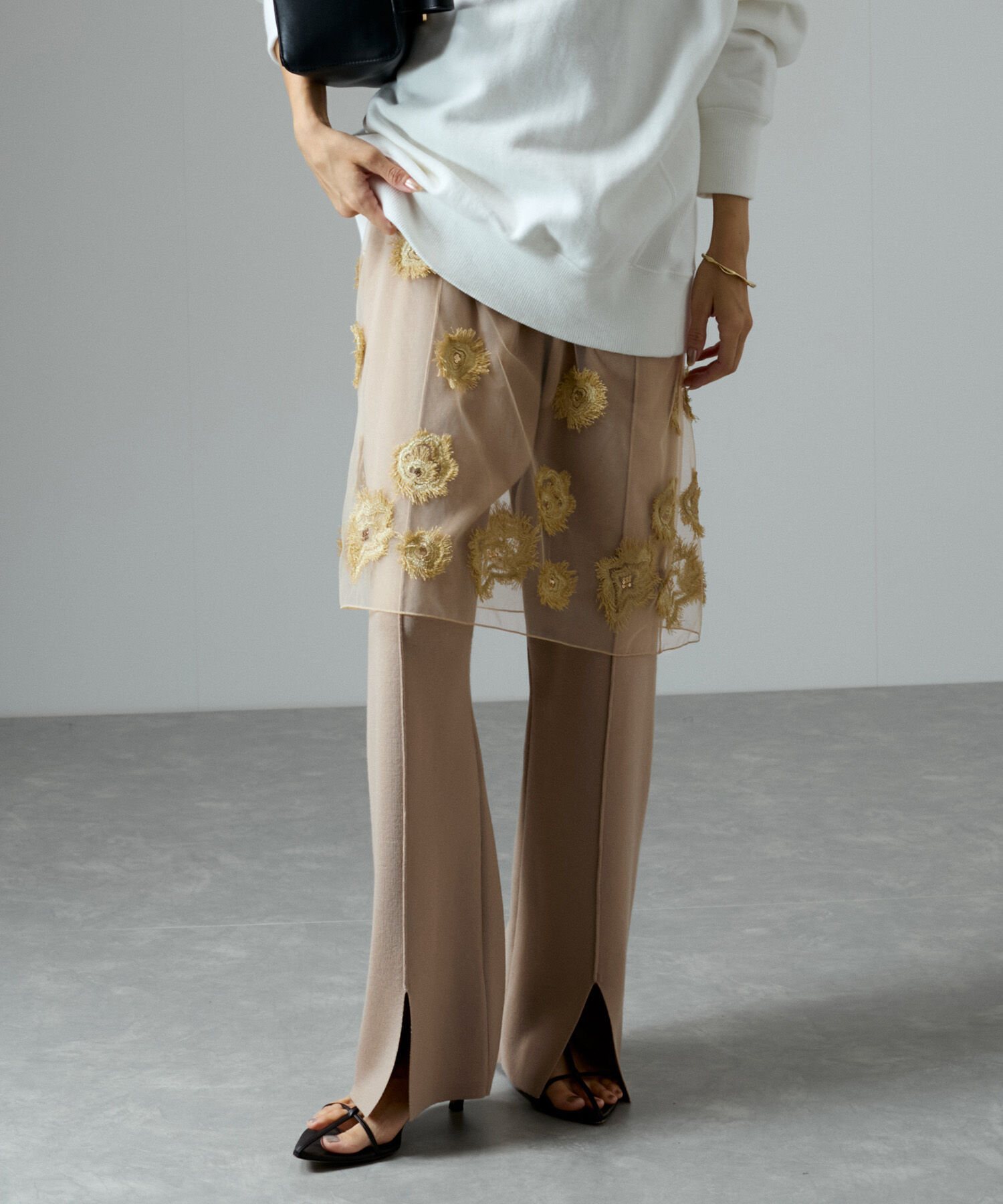 SALON adam et rope'「スウェットライクストレートイージーニットパンツ【セットアップ対応・洗える】」|その他|ベージュ系(28)