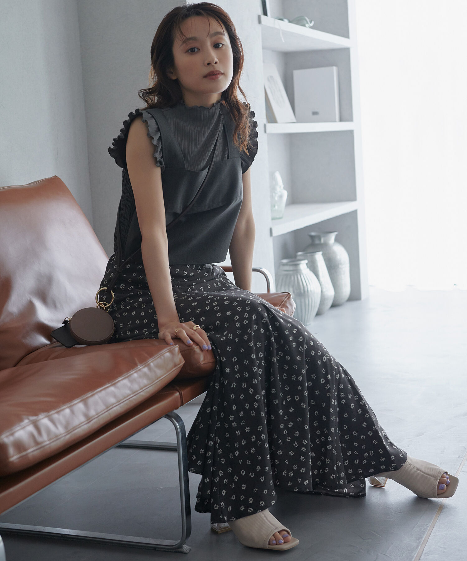 VIS「【高橋愛さんコラボ】セットアップでも1枚でも着られる、ビスチェトップス【セットアップ対応】」|ベスト・ジレ|