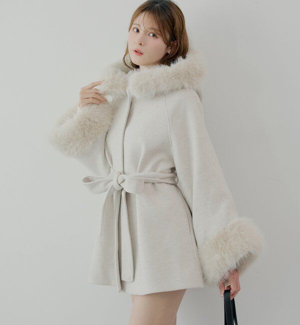  「ビジュー付きファー襟ケープコート」|その他|