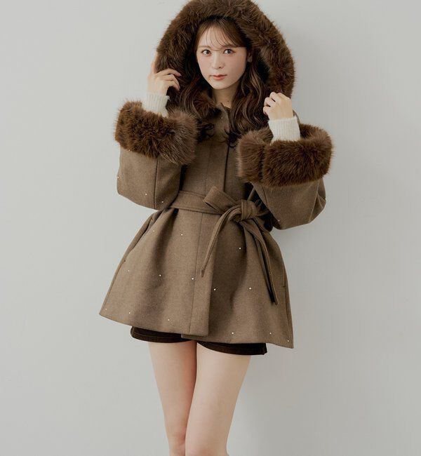  「ビジュー付きファー襟ケープコート」|その他|