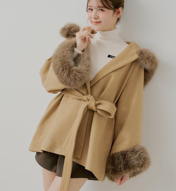  「ビジュー付きファー襟ケープコート」|その他|