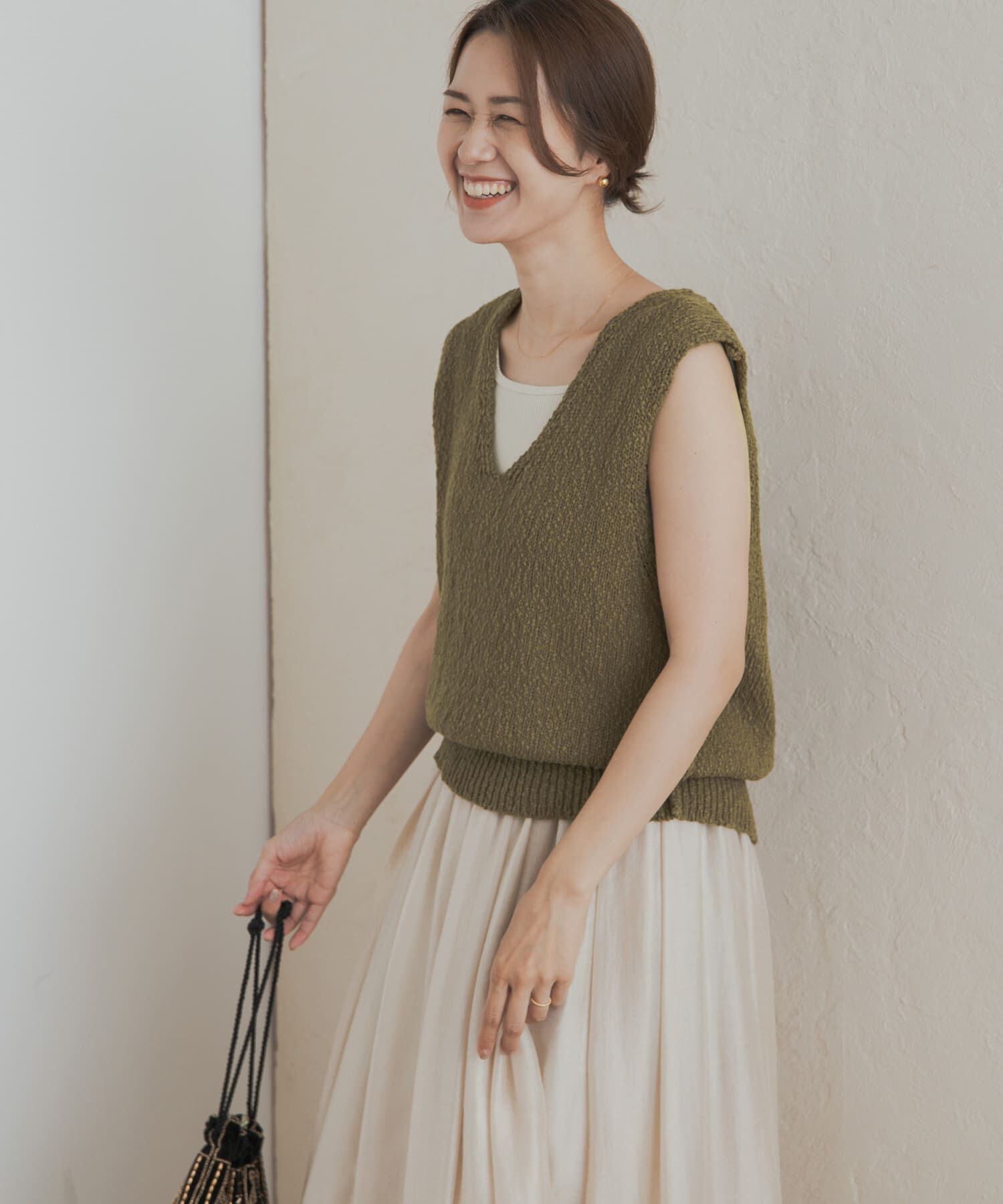 URBAN RESEARCH DOORS「コットンブークレ深Vベスト」|ベスト・ジレ|