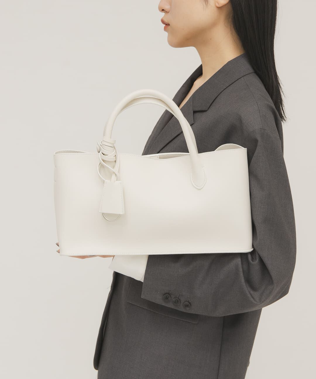  「チャーム付きワイドボックスBAG」|ハンドバッグ|