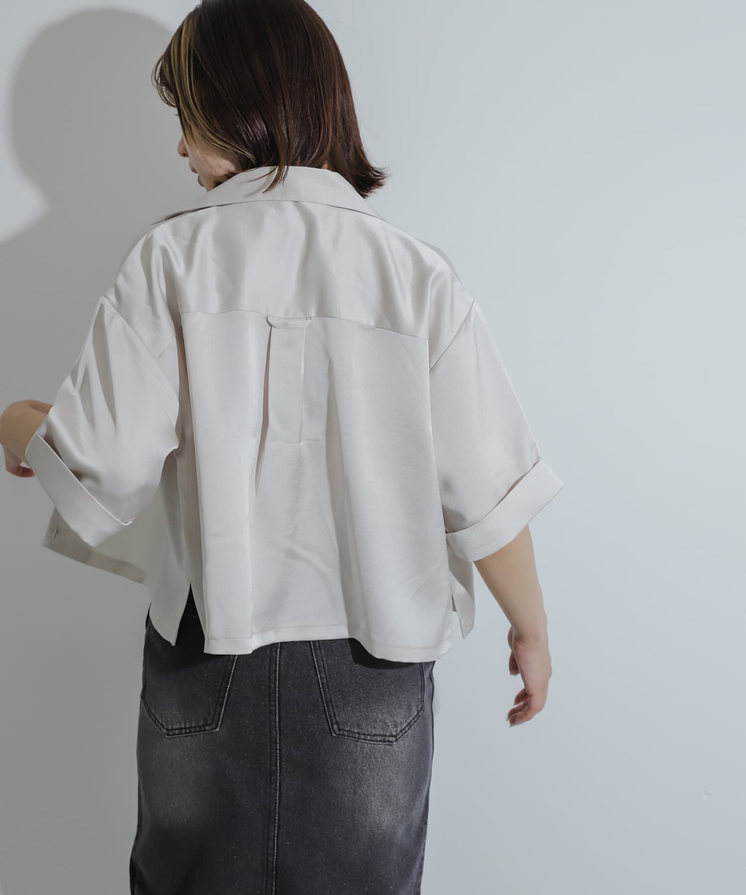 SENSE OF PLACE by URBAN RESEARCH「サテンオープンカラークロップドシャツ」|シャツ・ブラウス|