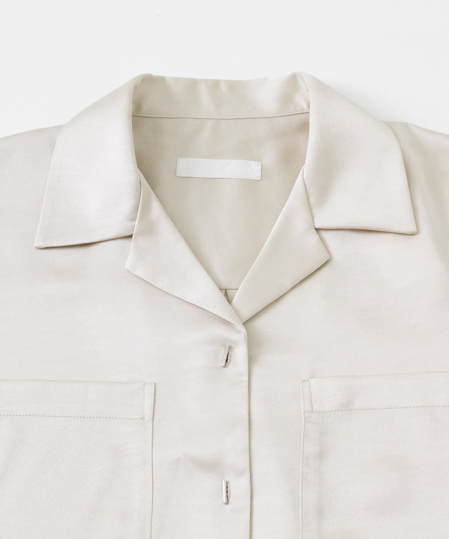 SENSE OF PLACE by URBAN RESEARCH「サテンオープンカラークロップドシャツ」|シャツ・ブラウス|