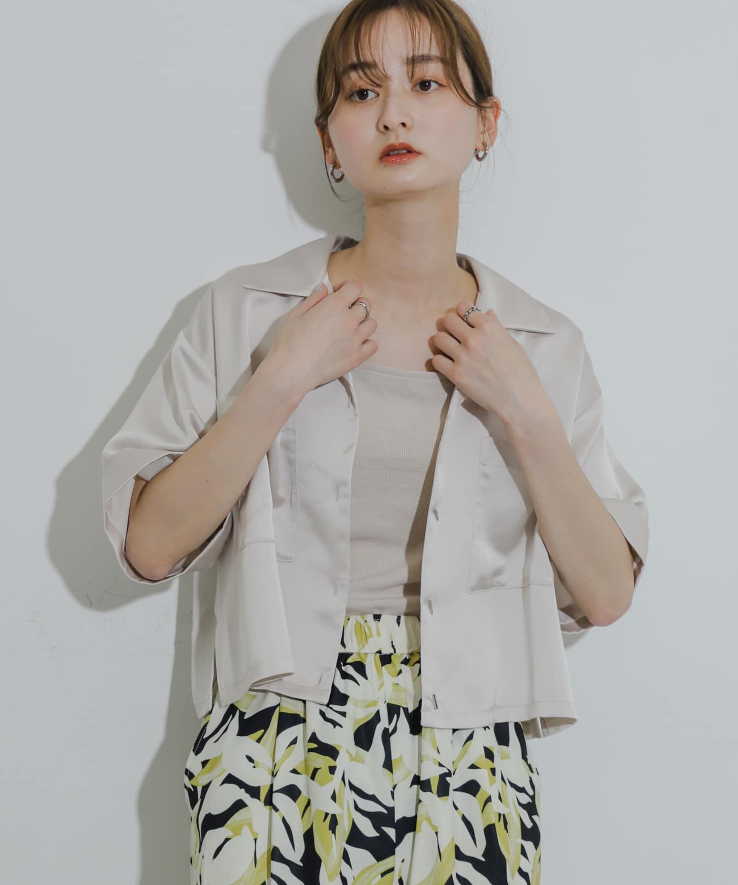 SENSE OF PLACE by URBAN RESEARCH「サテンオープンカラークロップドシャツ」|シャツ・ブラウス|