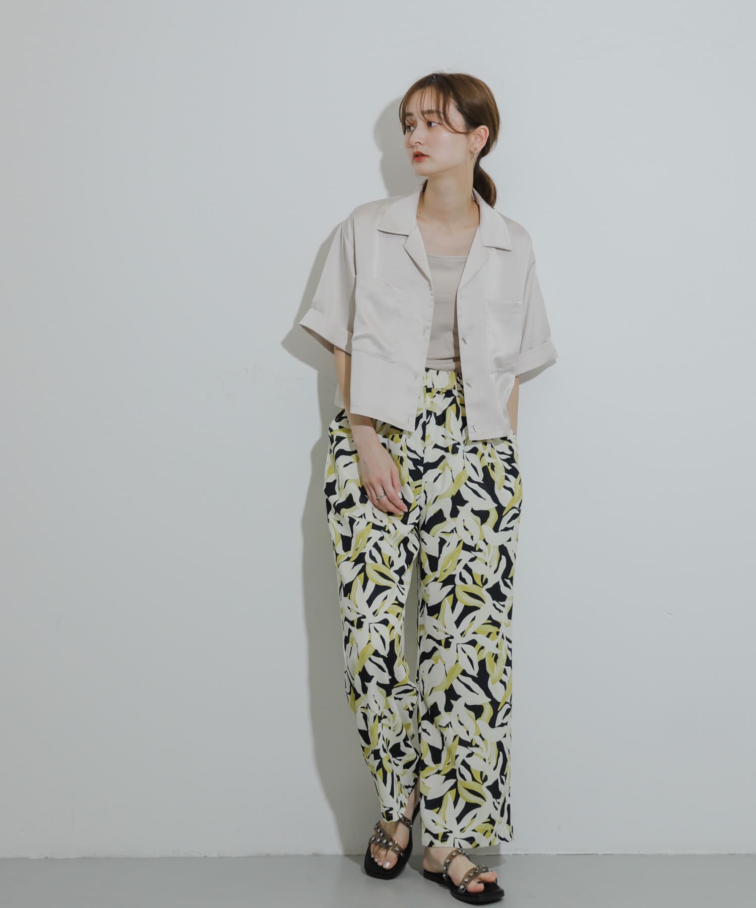 SENSE OF PLACE by URBAN RESEARCH「サテンオープンカラークロップドシャツ」|シャツ・ブラウス|