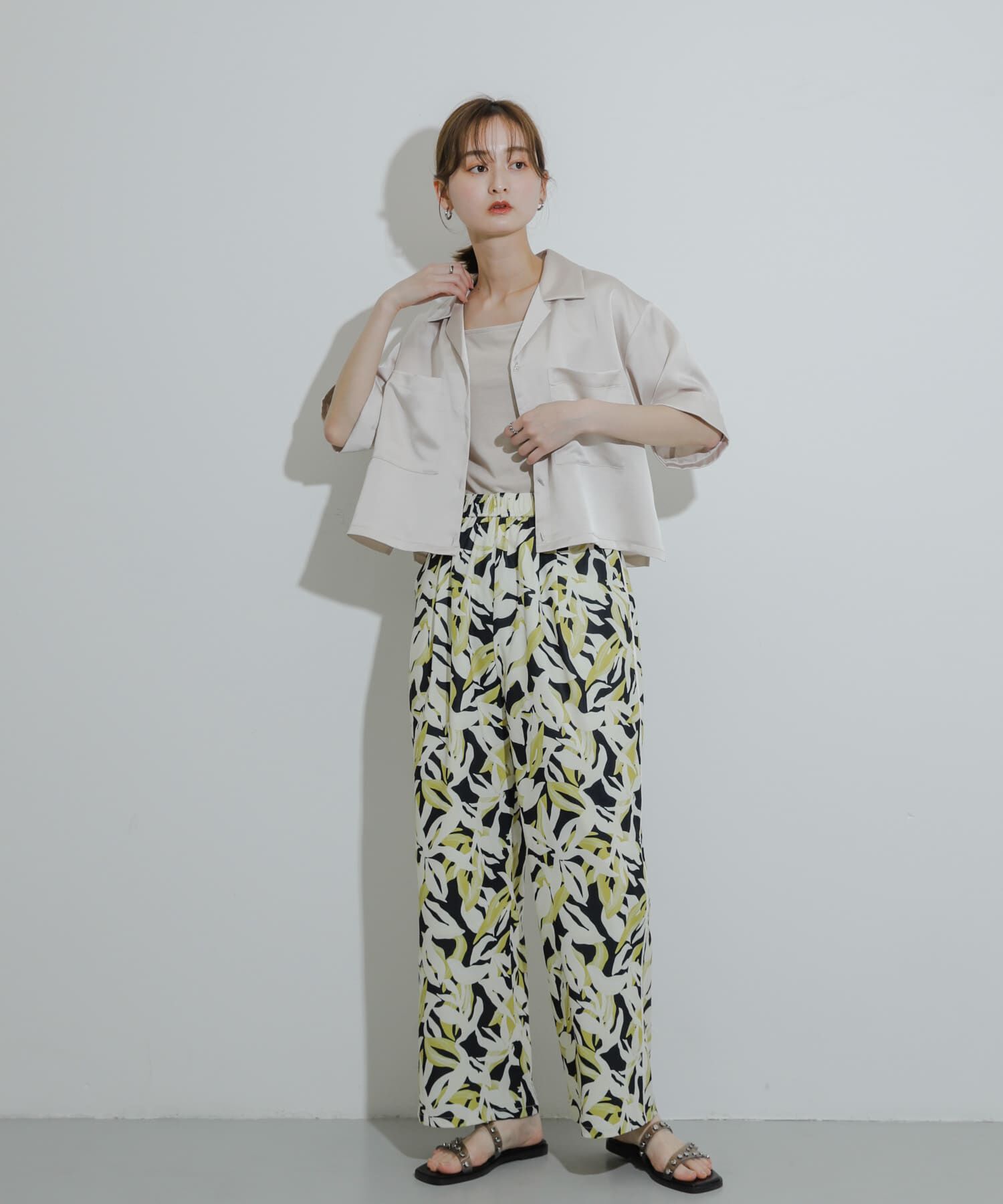 SENSE OF PLACE by URBAN RESEARCH「サテンオープンカラークロップドシャツ」|シャツ・ブラウス|