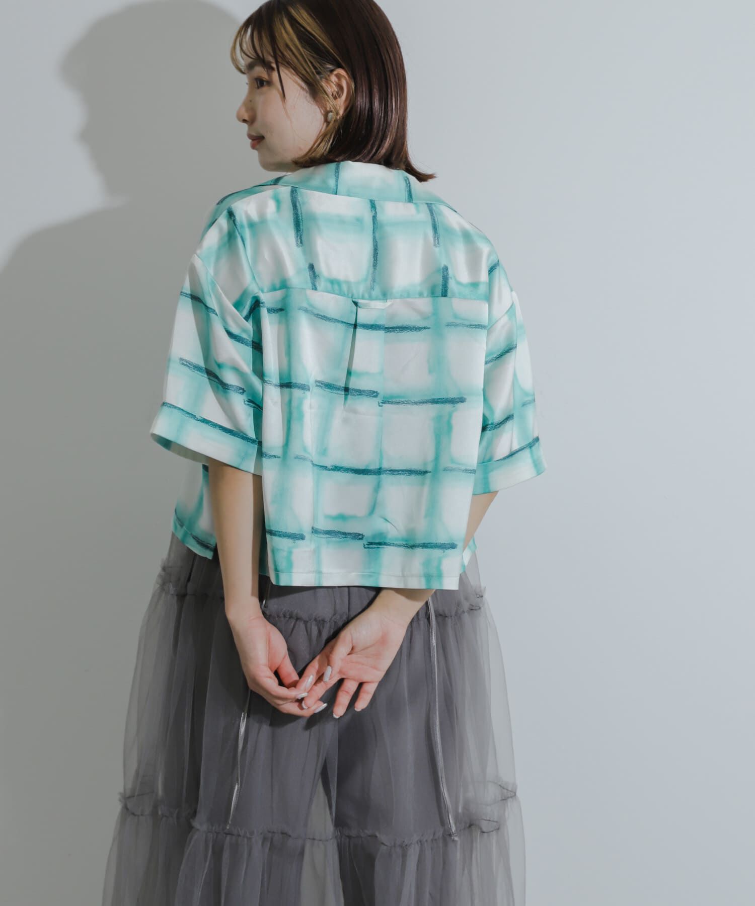 SENSE OF PLACE by URBAN RESEARCH「サテンオープンカラークロップドシャツ」|シャツ・ブラウス|