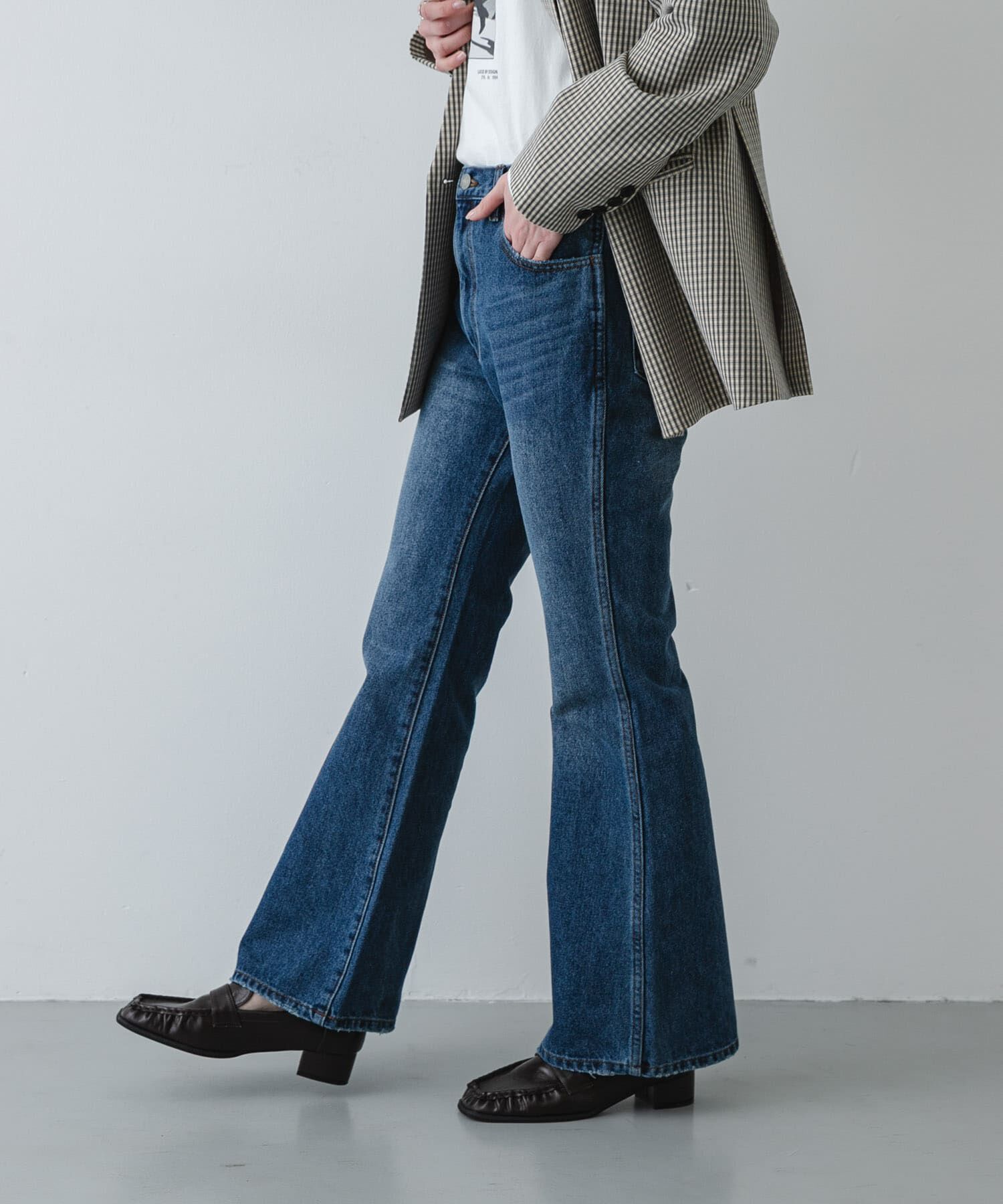 SENSE OF PLACE by URBAN RESEARCH「セミフレアデニム」|デニム|