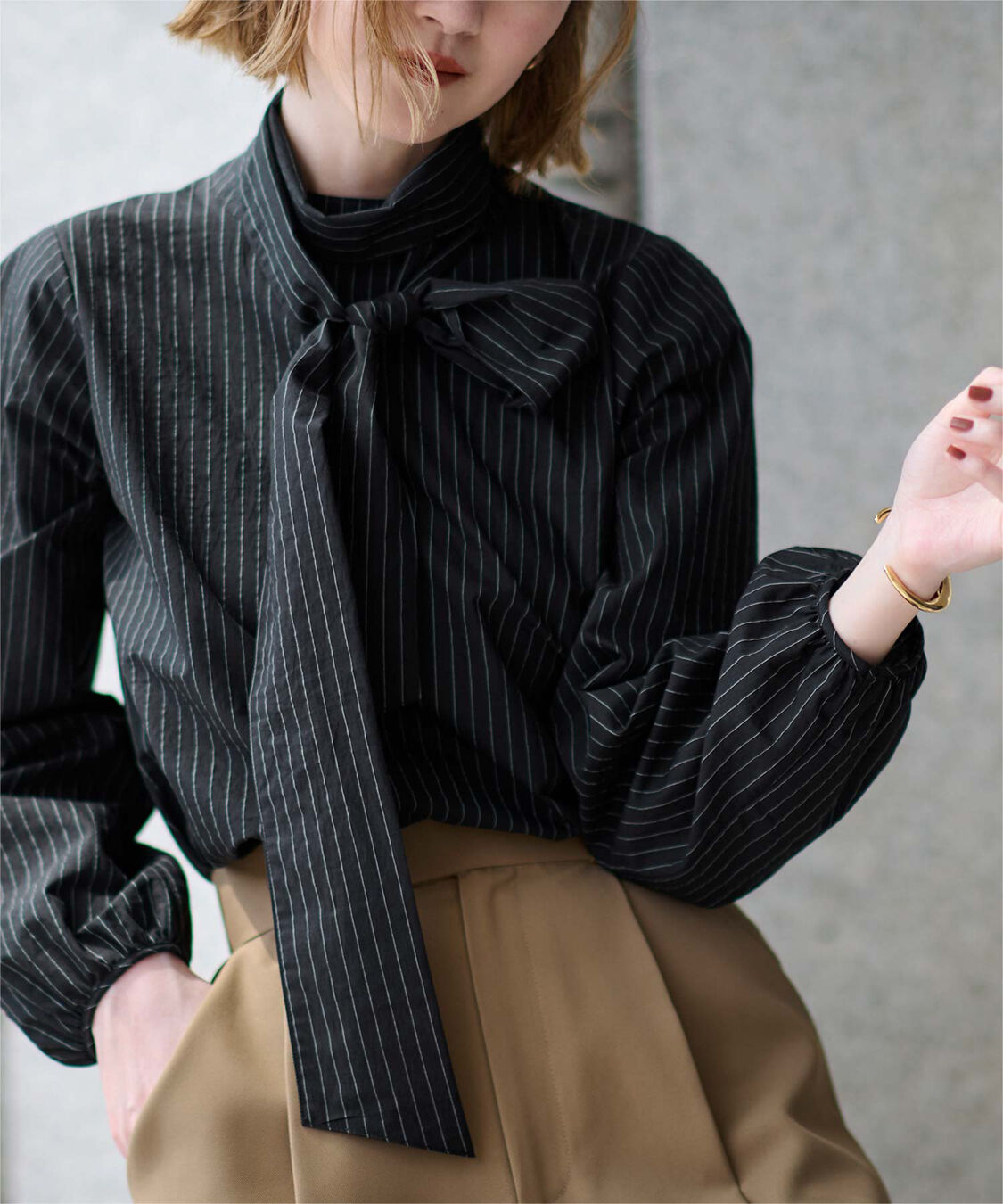 ur's「ボウタイ付シアーハイネックブラウス」|シャツ・ブラウス|