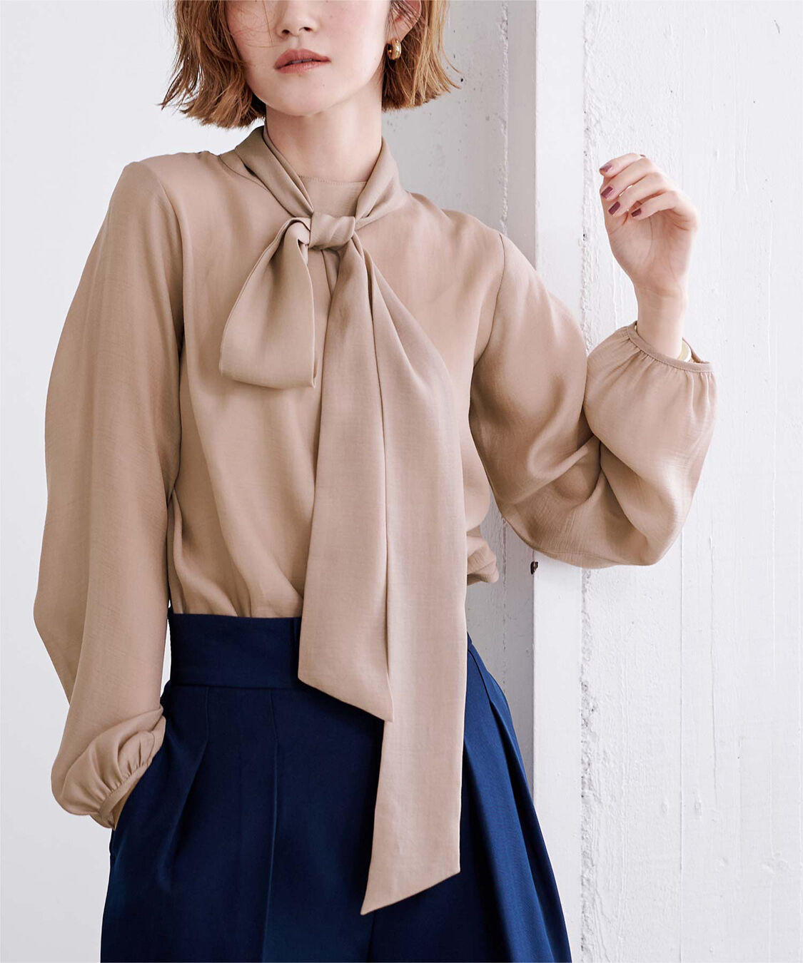 ur's「ボウタイ付シアーハイネックブラウス」|シャツ・ブラウス|