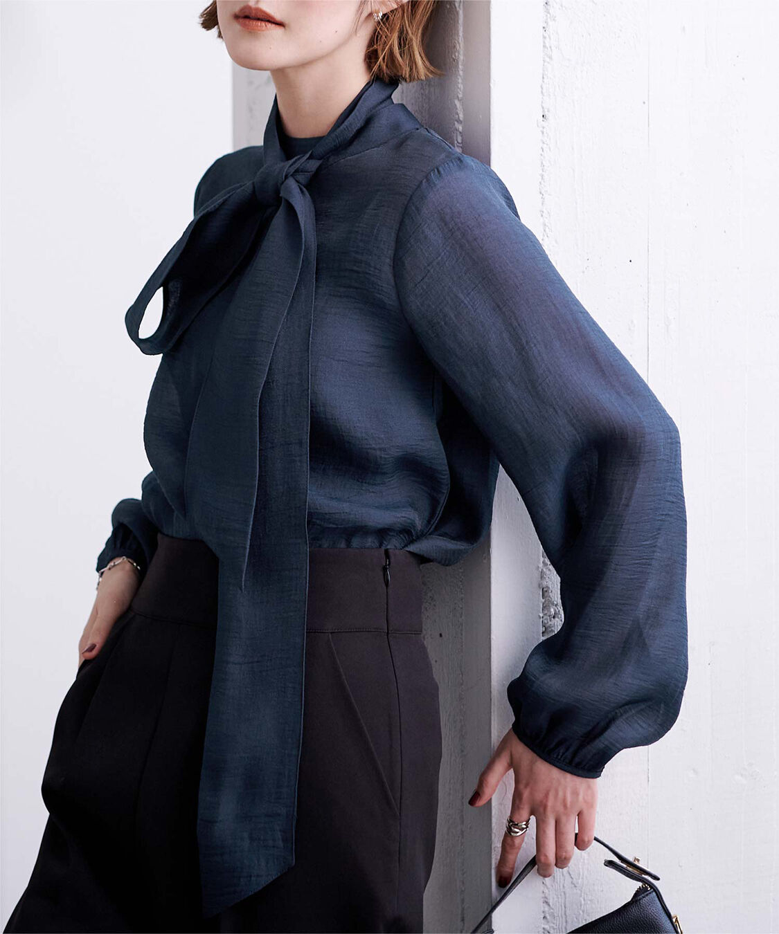 ur's「ボウタイ付シアーハイネックブラウス」|シャツ・ブラウス|