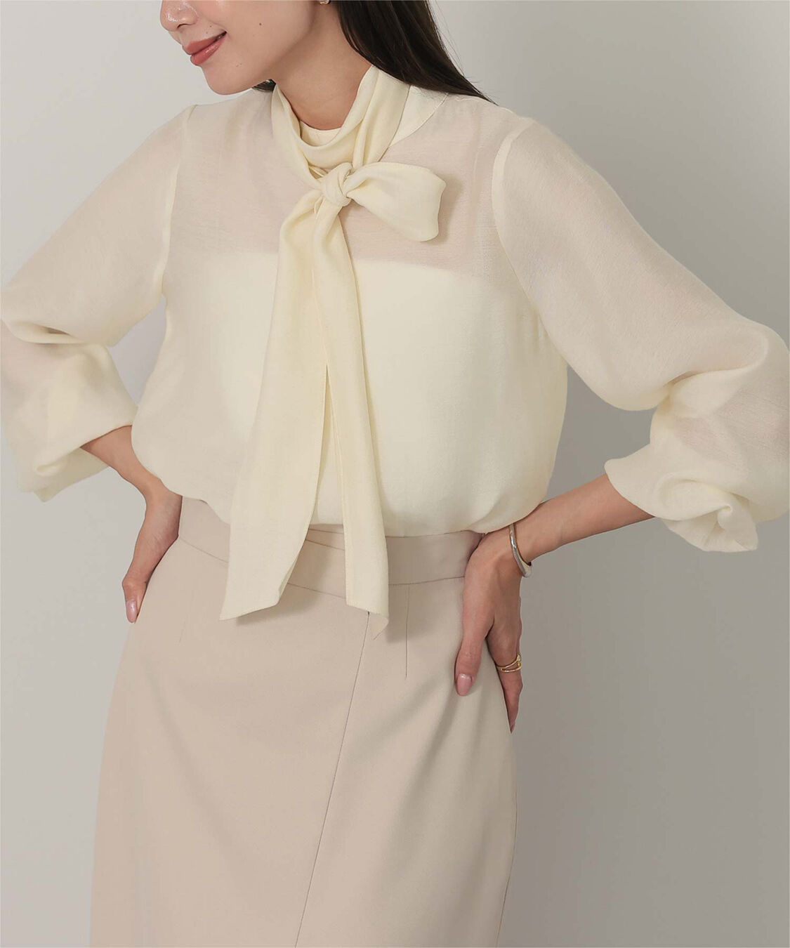 ur's「ボウタイ付シアーハイネックブラウス」|シャツ・ブラウス|
