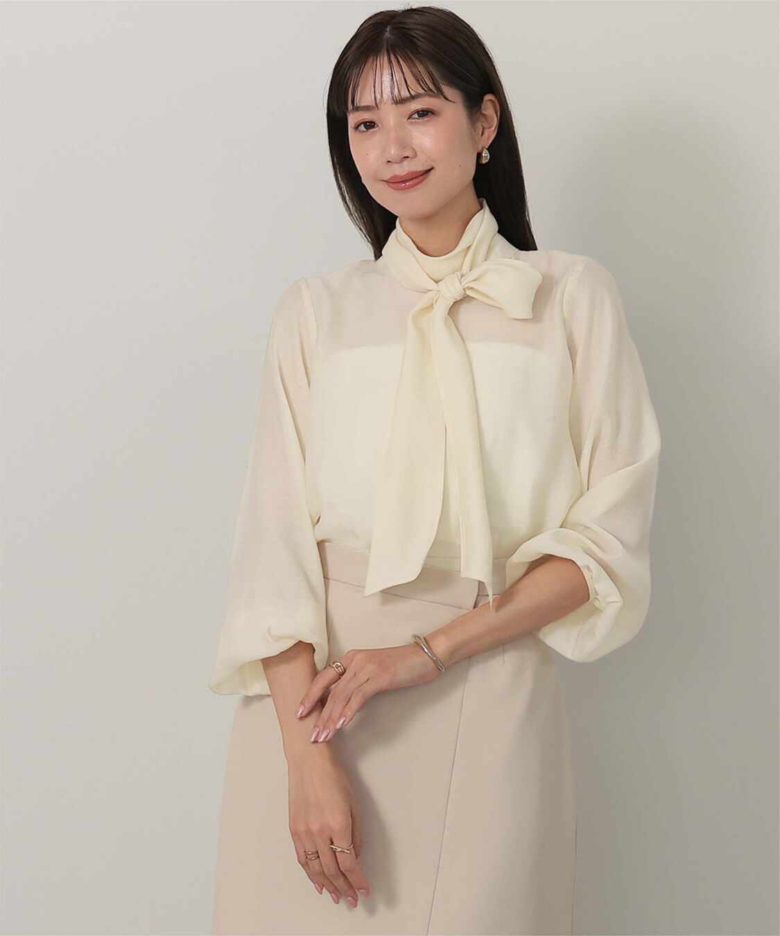 ur's「ボウタイ付シアーハイネックブラウス」|シャツ・ブラウス|