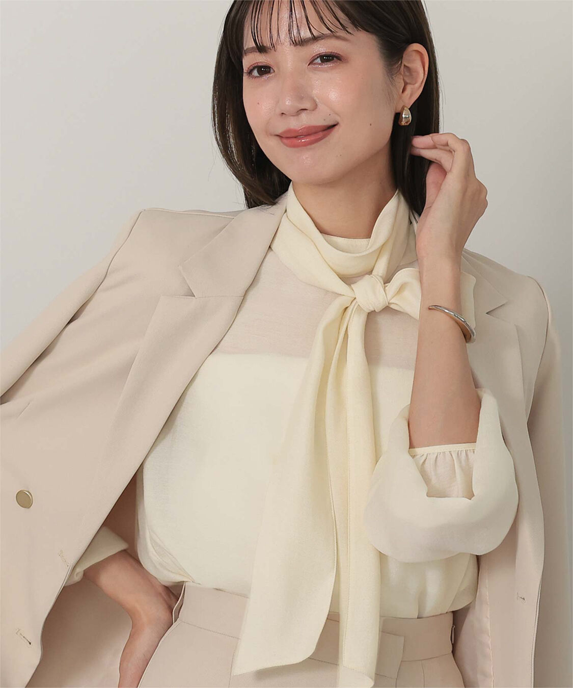 ur's「ボウタイ付シアーハイネックブラウス」|シャツ・ブラウス|