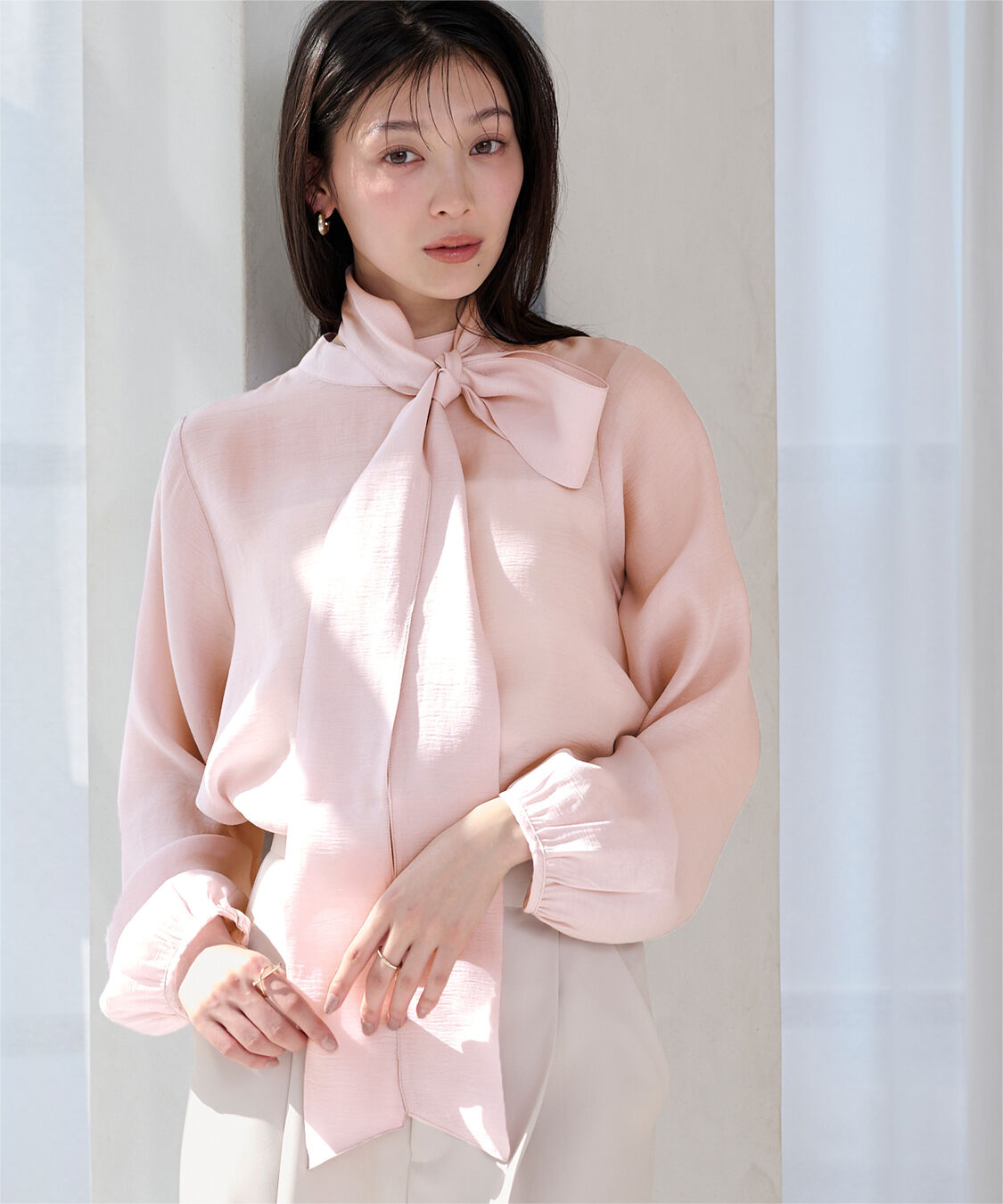 ur's「ボウタイ付シアーハイネックブラウス」|シャツ・ブラウス|