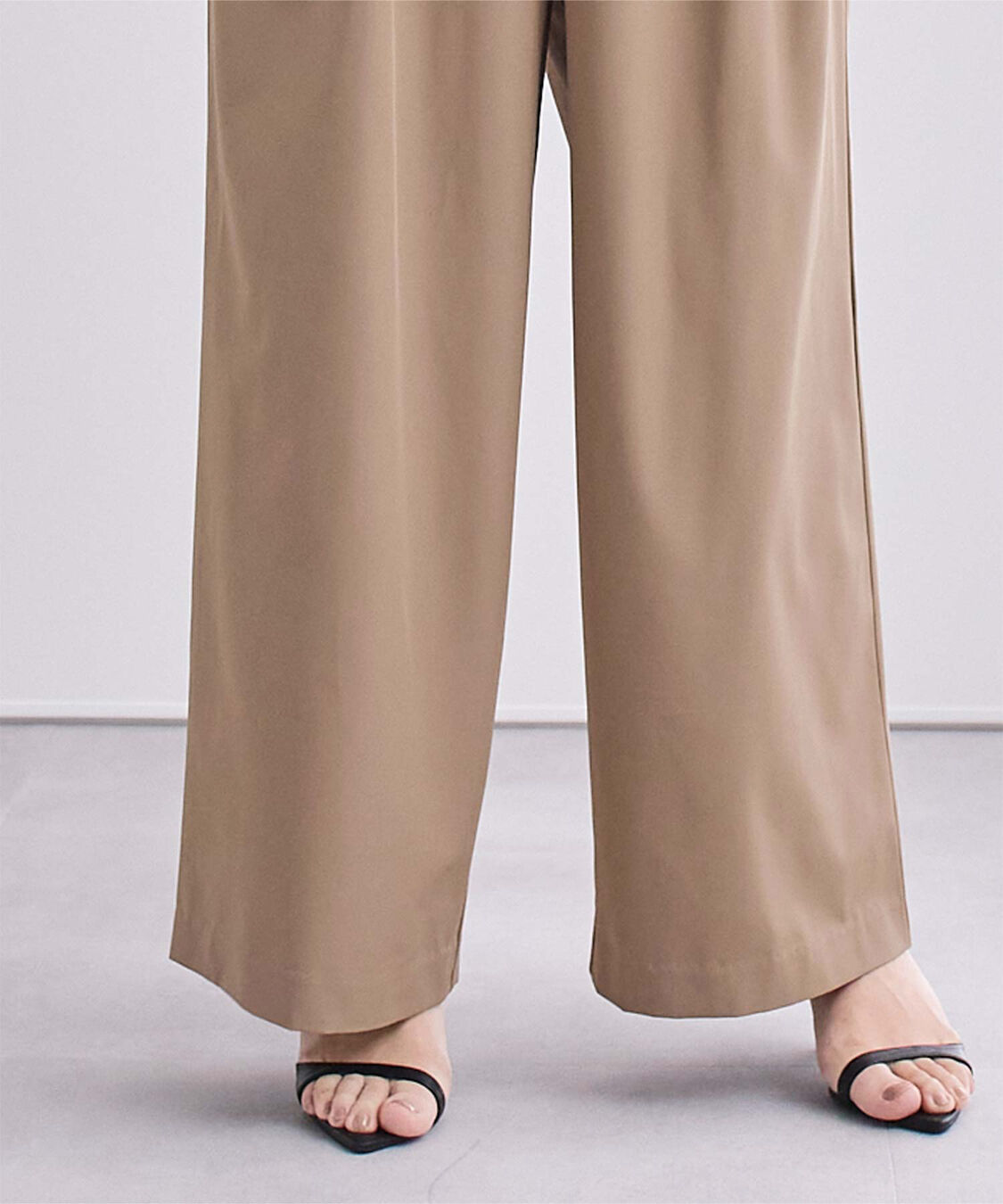 ur's「撥水ウエストゴムツータックワイドパンツ」|スラックス|