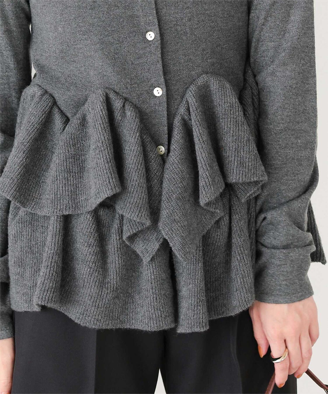 titivate「フリルヘムニットカーディガン」|ニット・セーター|