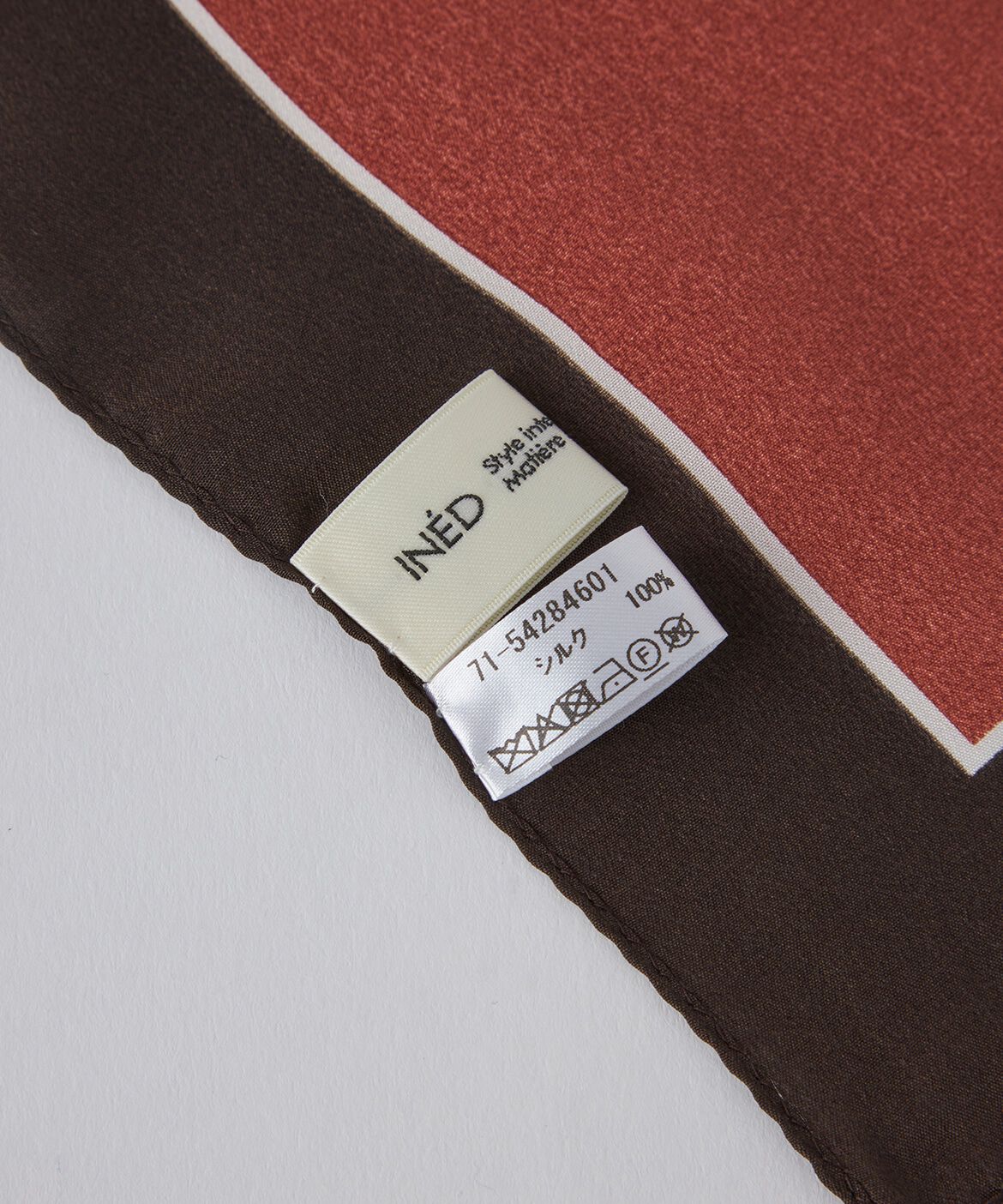 INED「幾何学柄スカーフ」|ストール|