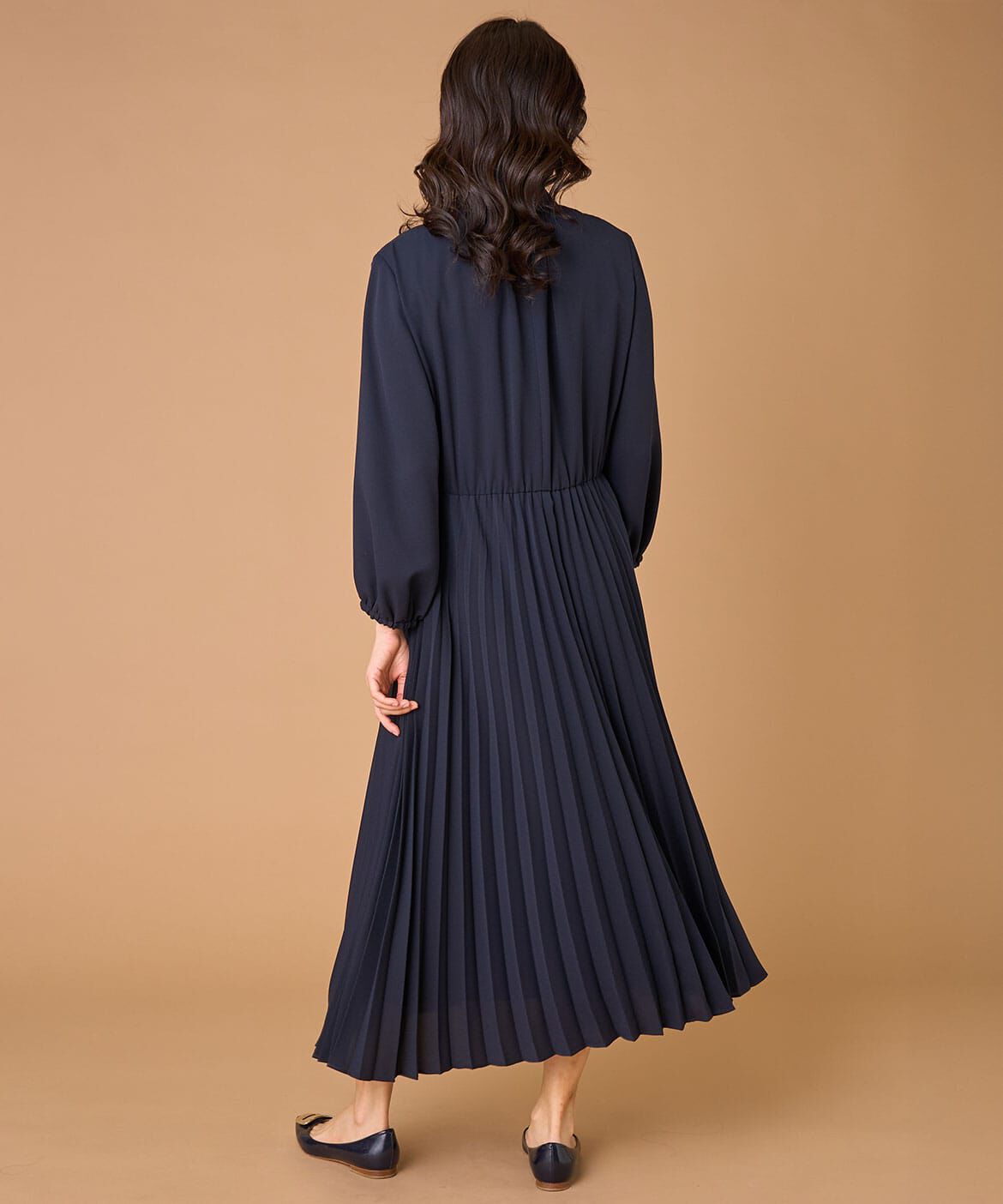 INED「ボウタイ付きプリーツワンピース」|ワンピース|