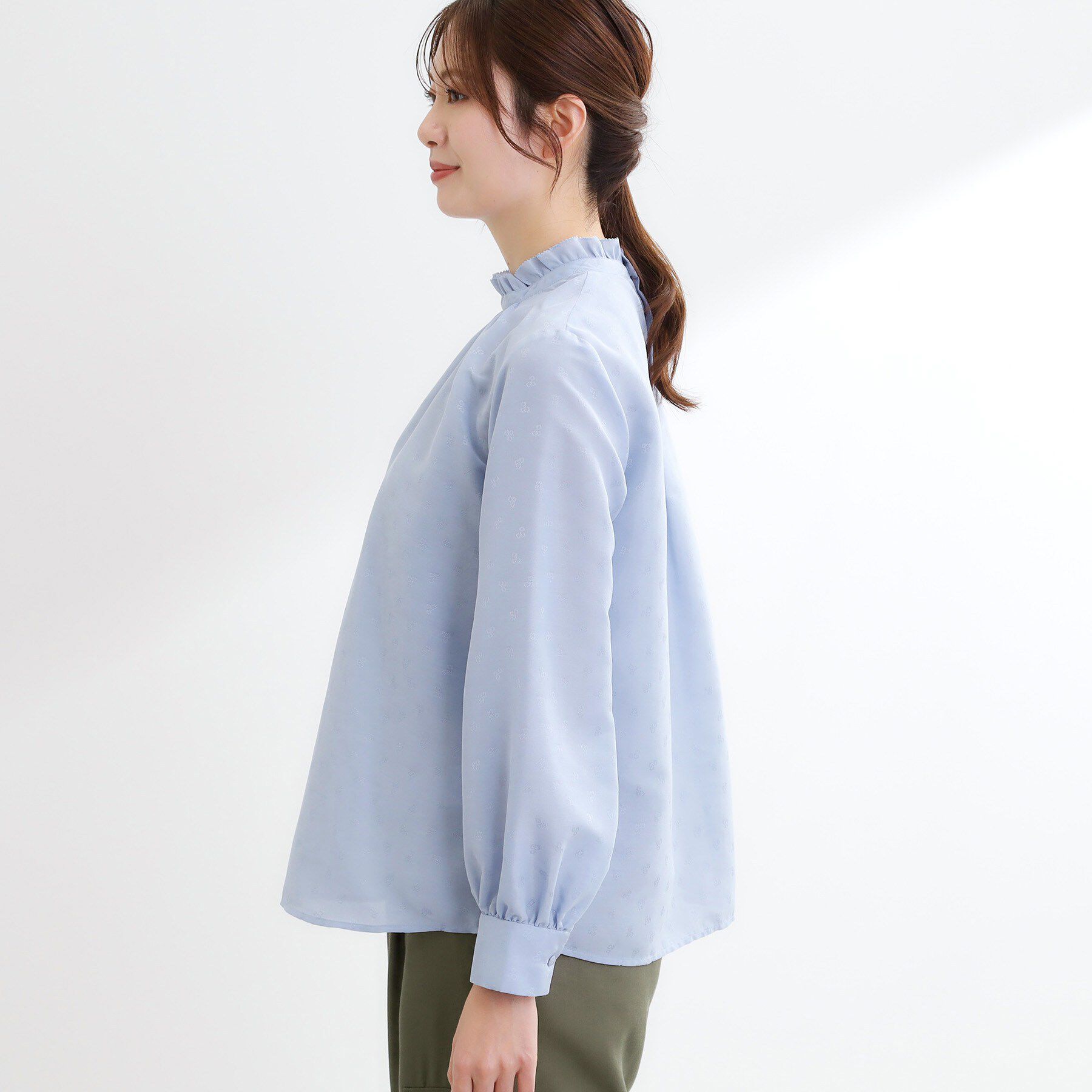 Reflect「フリルネックサテンジャカードブラウス」|シャツ・ブラウス|