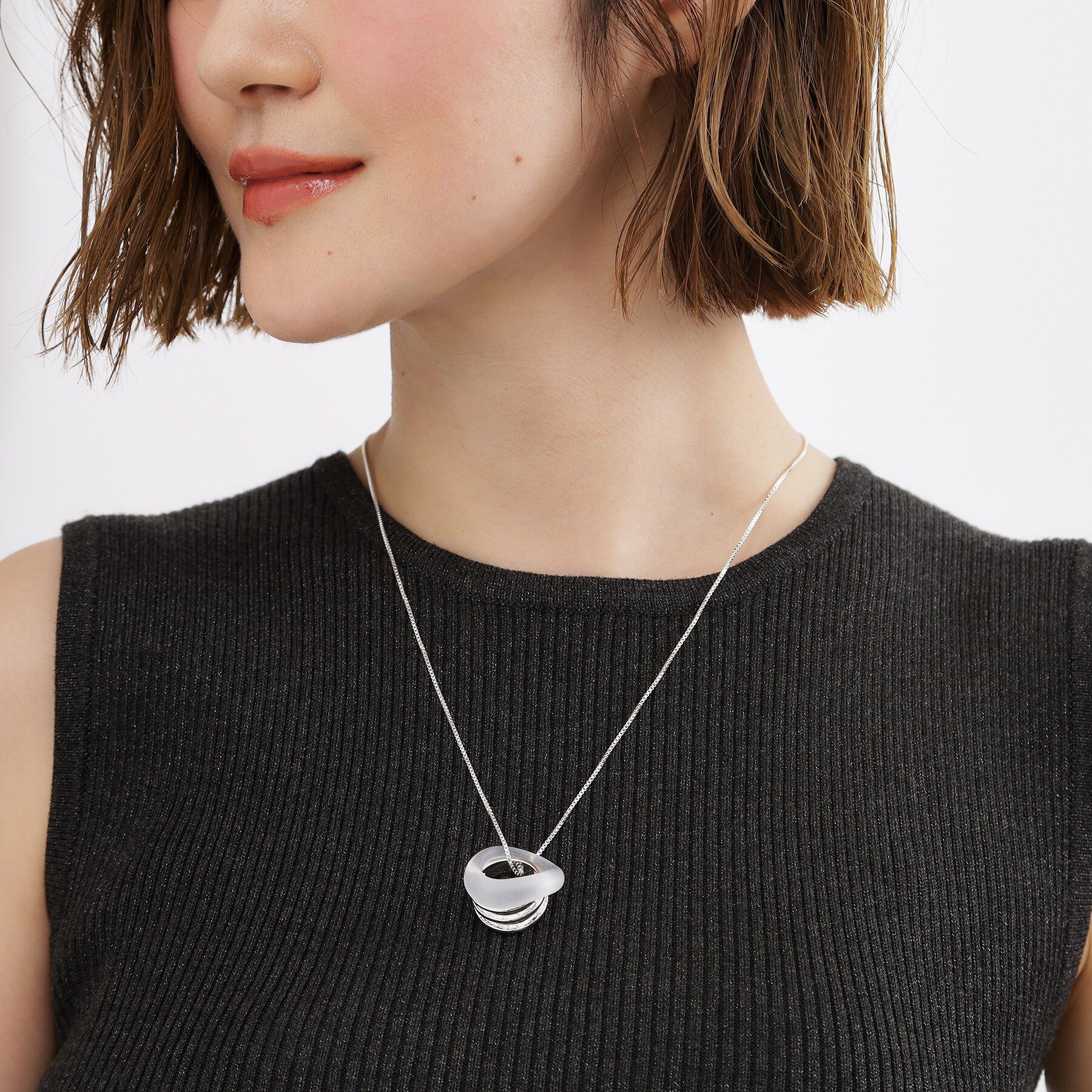 grove「カラーアクリルリングネックレス」|ネックレス|