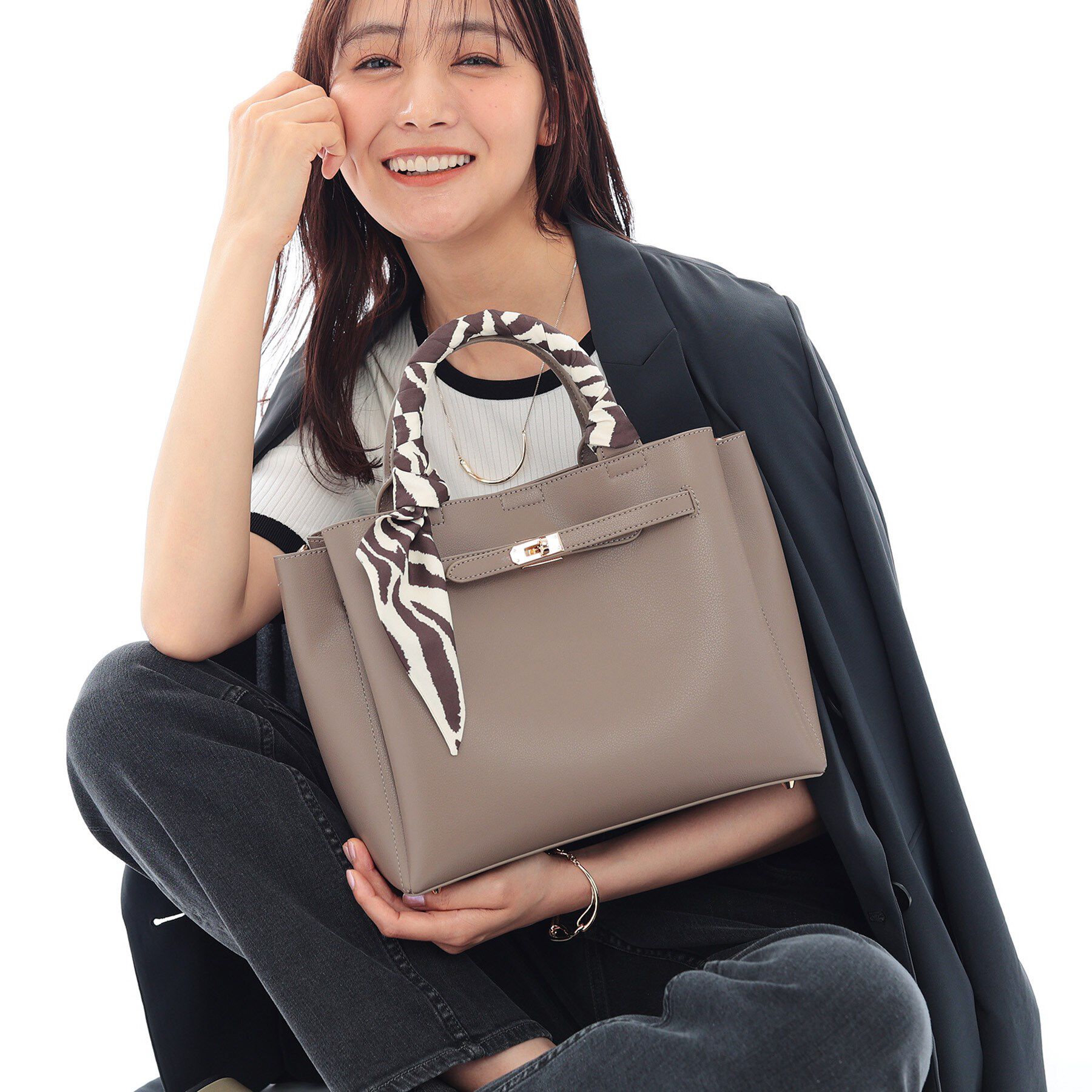 INDIVI「ソフトタックミドルバッグ」|ハンドバッグ|ピンクベージュ(05