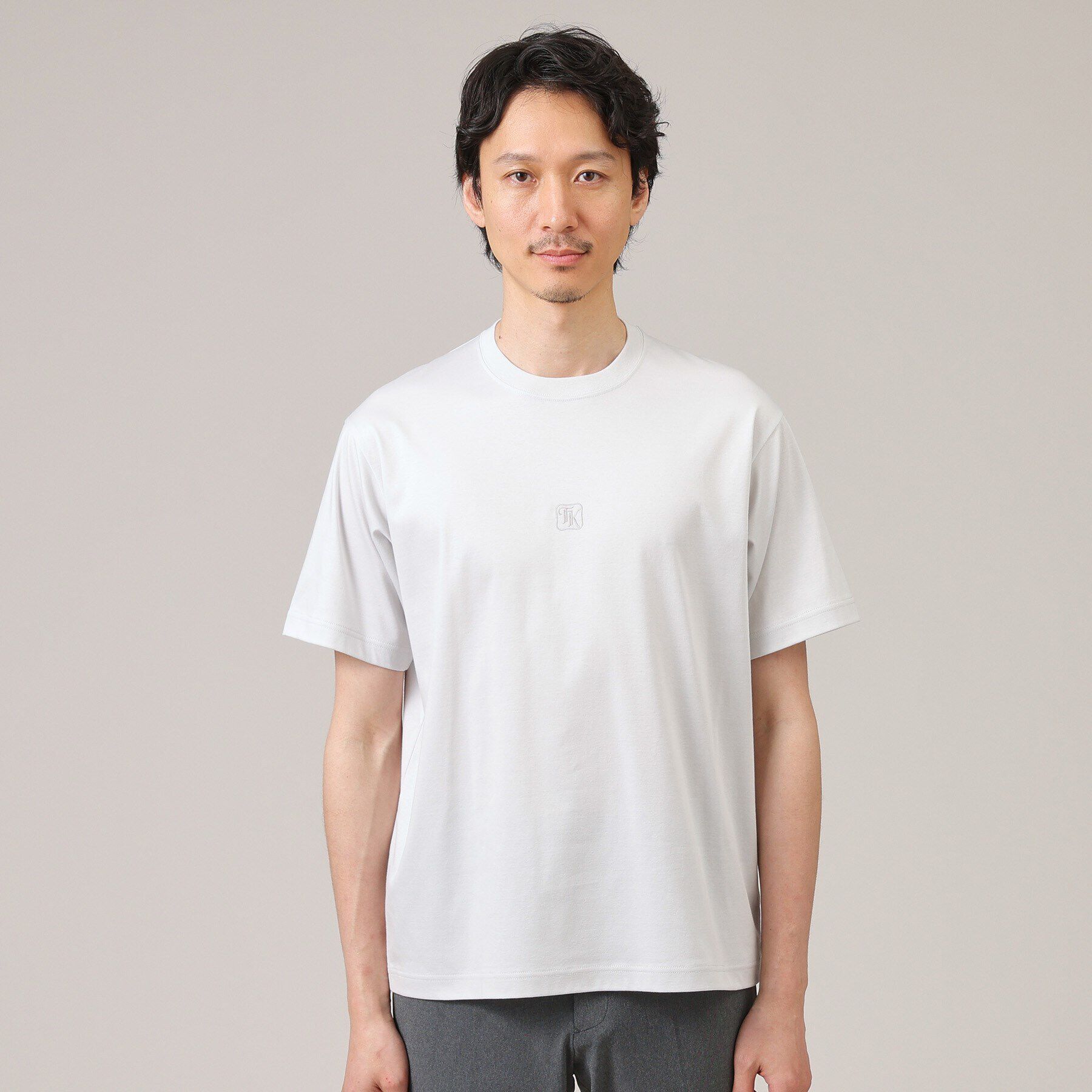 TAKEO KIKUCHI「【刺繍ロゴT】スムース ワンポイント Tシャツ」|Tシャツ・カットソー|