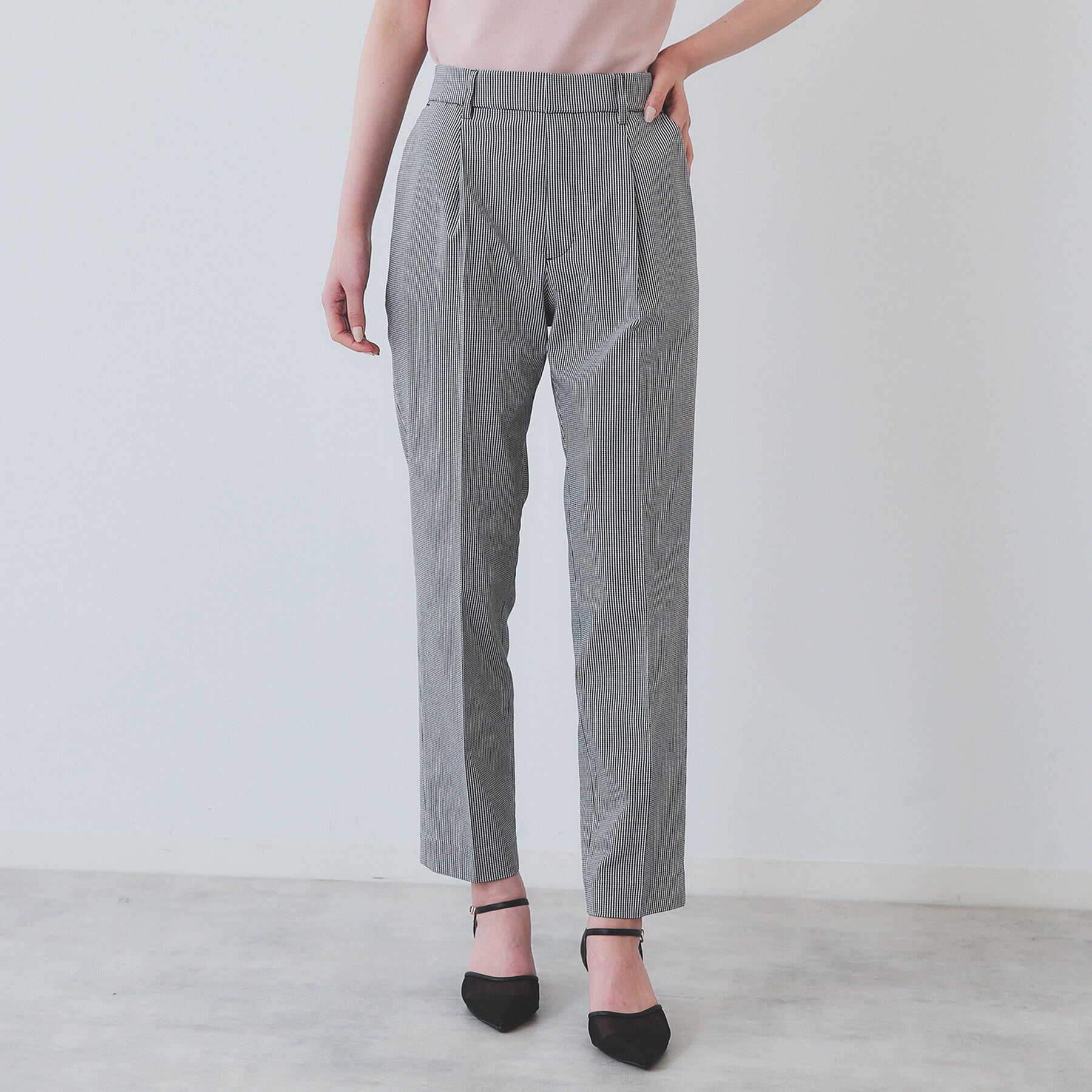 index「《6色展開/XS-LLサイズ》コンパクトストレッチテーパードパンツ【洗濯機洗い可/吸水速乾/透け防止」|その他|