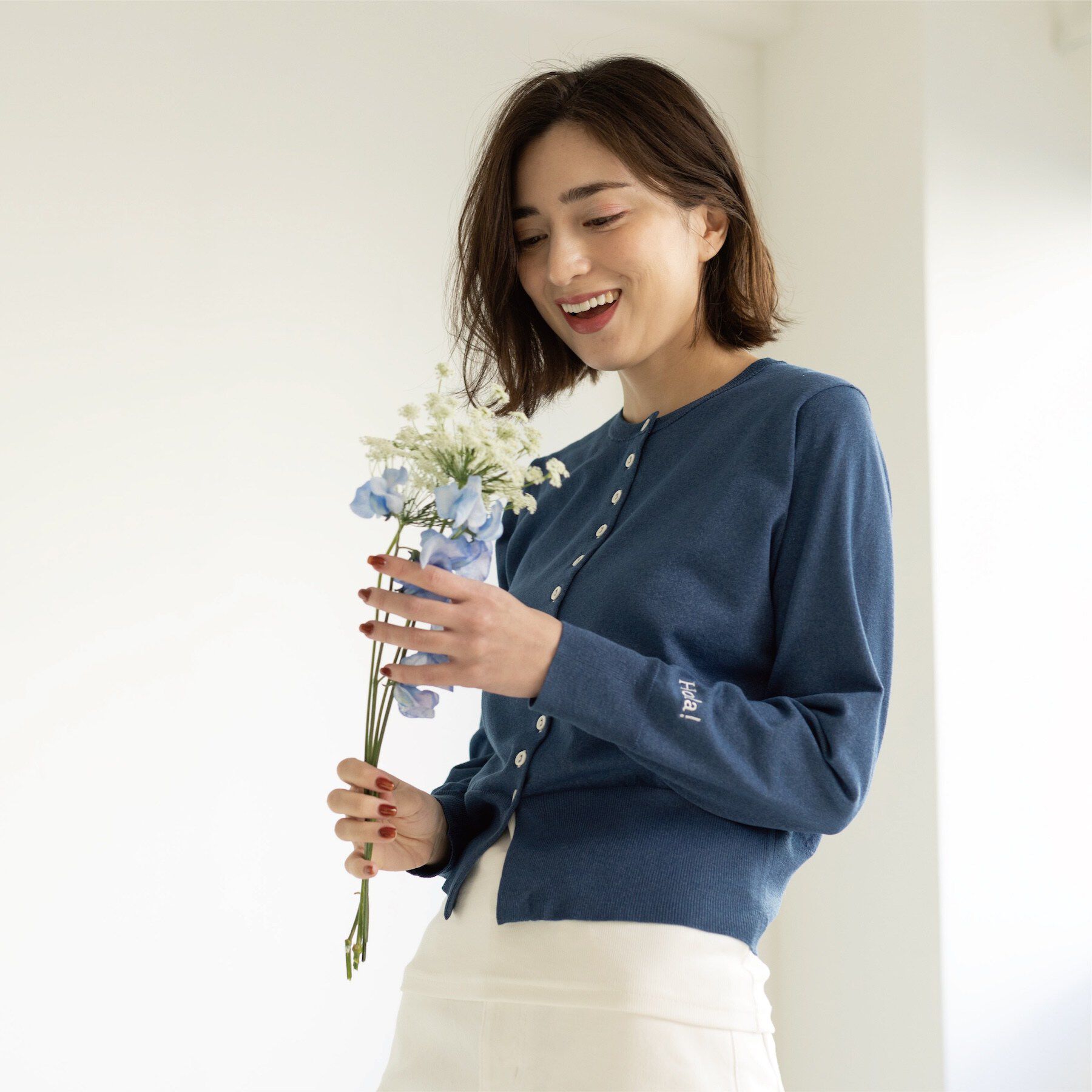 OPAQUE.CLIP「多ボタン 袖口刺繍クルーネックカーディガン」|カーディガン|