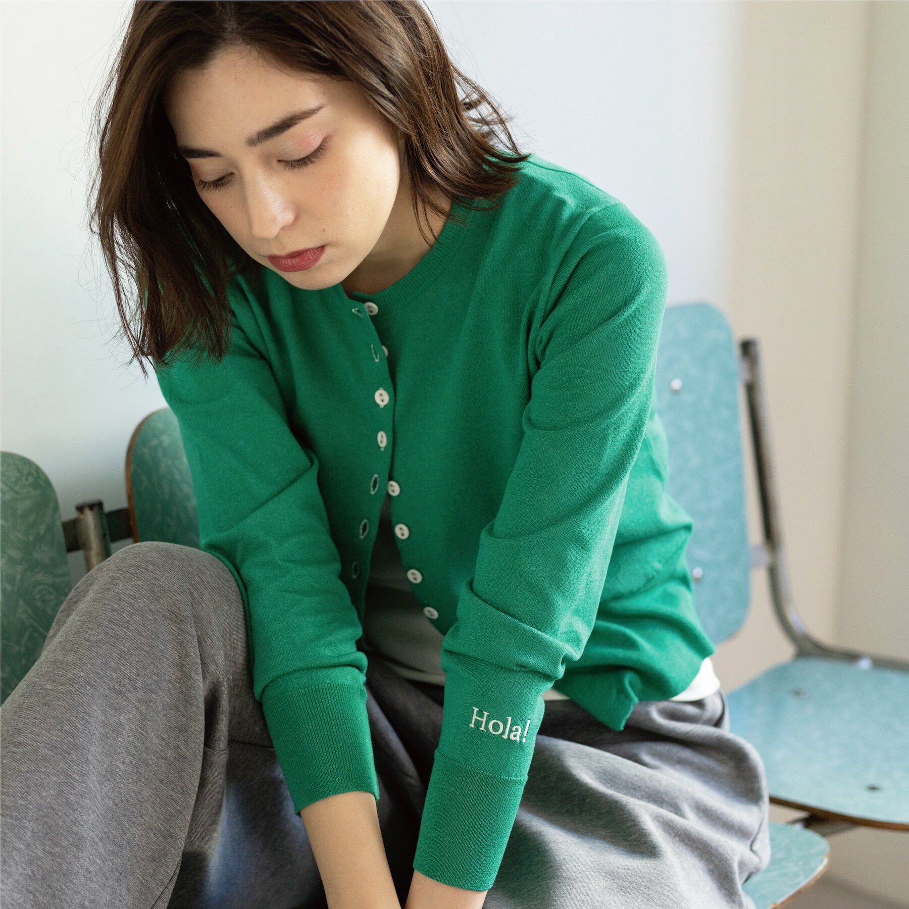 OPAQUE.CLIP「多ボタン 袖口刺繍クルーネックカーディガン」|カーディガン|グリーン(022)