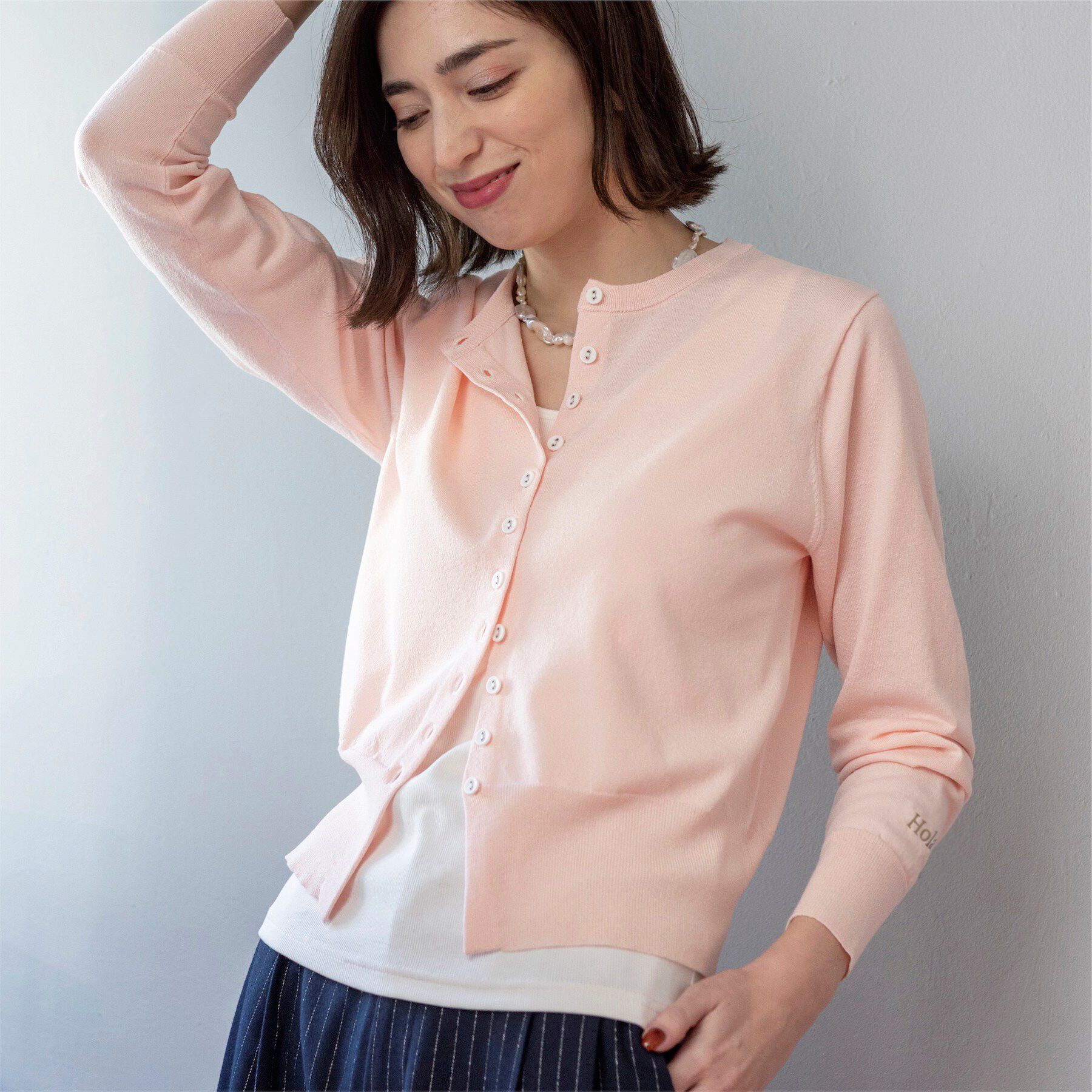 OPAQUE.CLIP「多ボタン 袖口刺繍クルーネックカーディガン」|カーディガン|ライトピンク(070