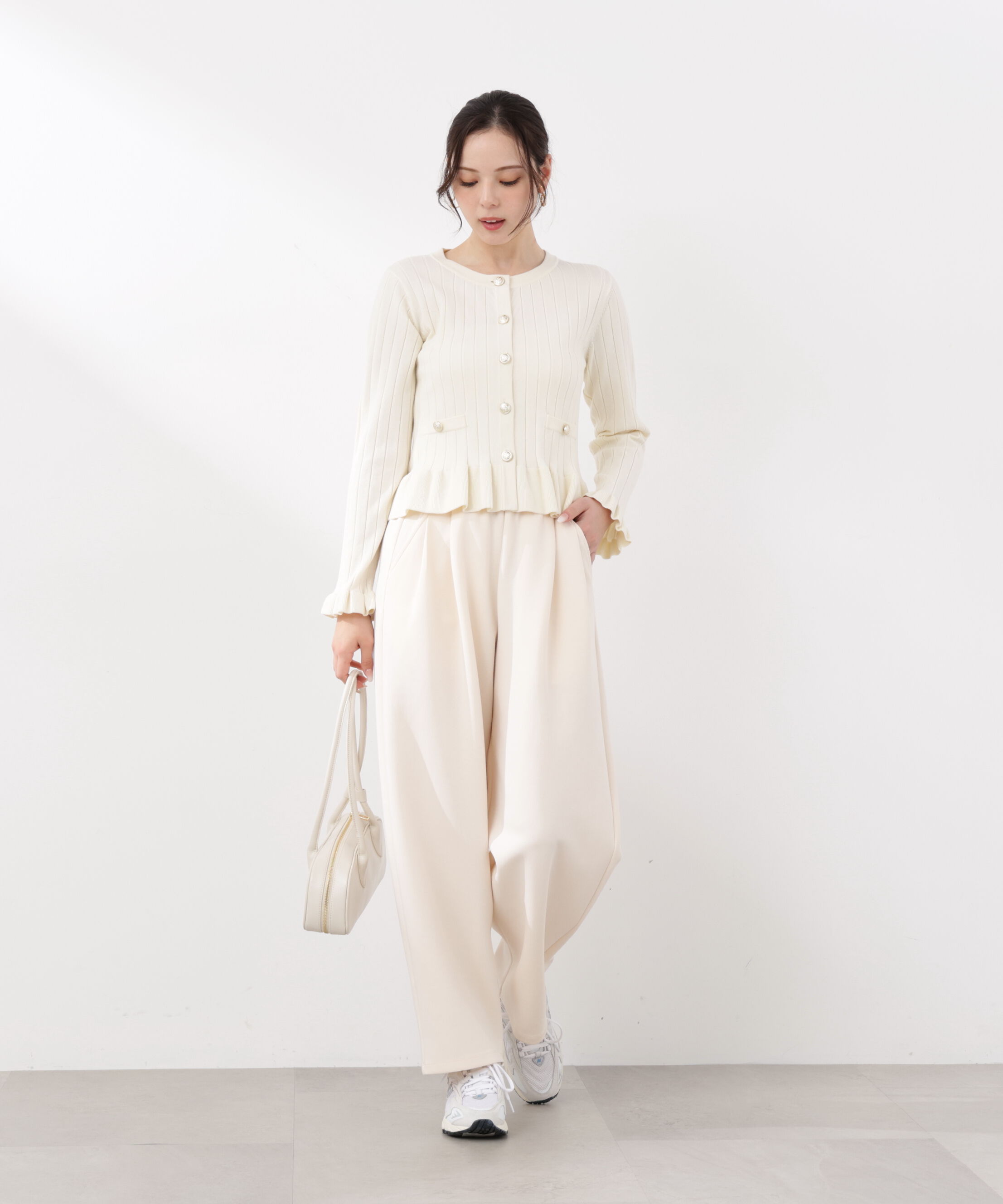 PROPORTION BODY DRESSING「〈a/mie〉カットイージータックパンツ　26SS」|その他|エクリュ1