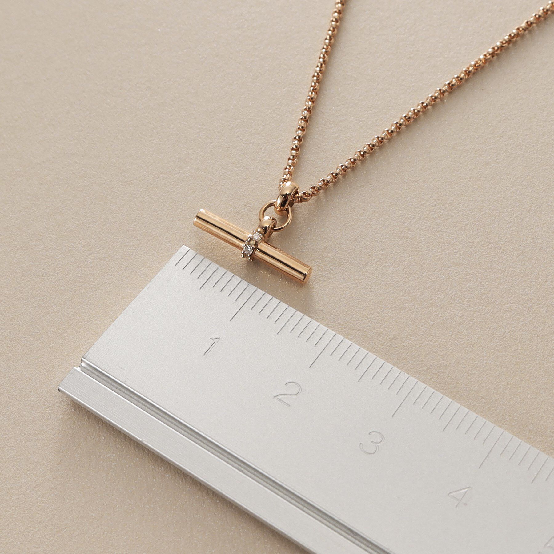 COCOSHNIK「K10ダイヤモンド マンテルモチーフ ネックレス」|ネックレス|