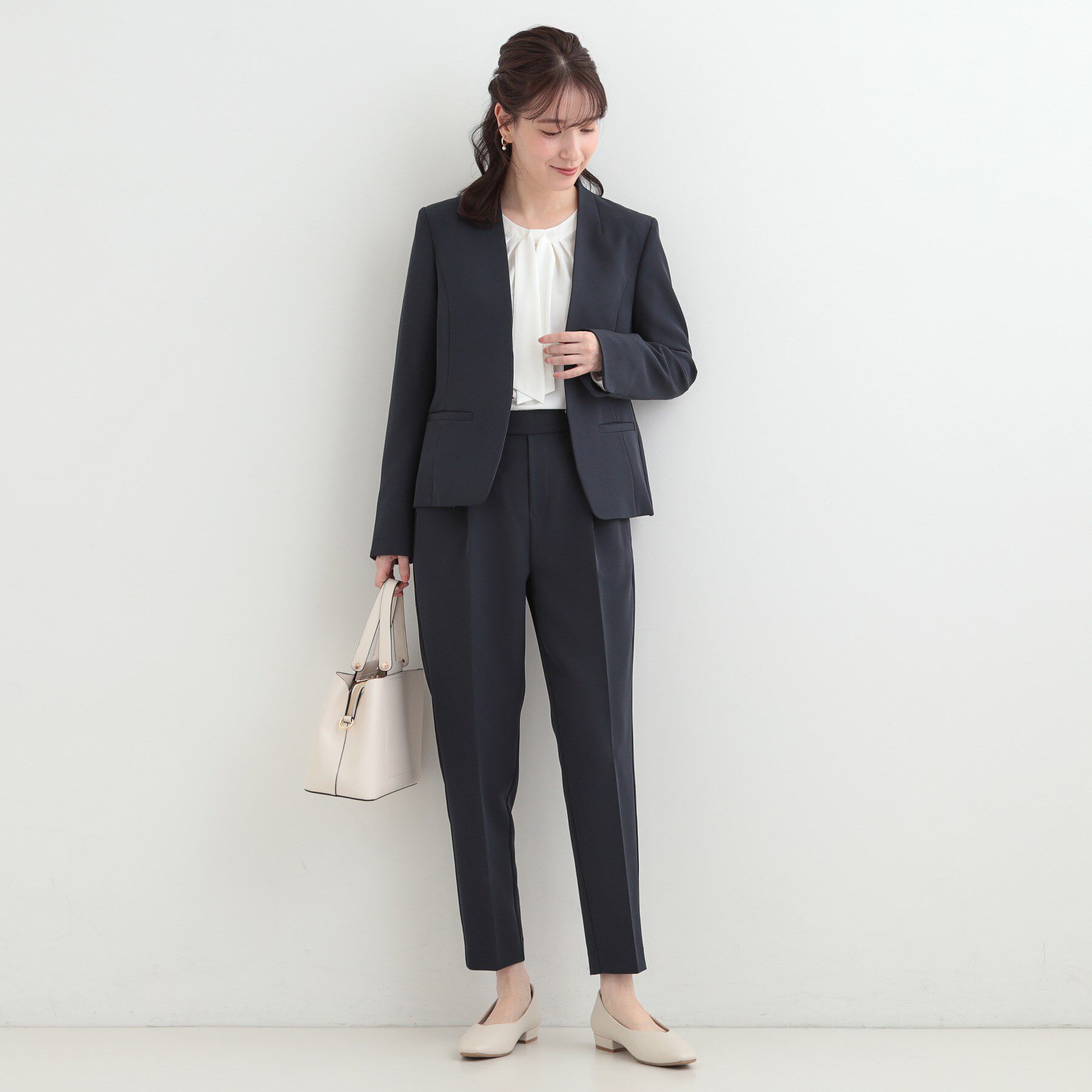 SHOO･LA･RUE「【3点スーツセット/洗濯機可】時短で好印象 セットアップ+ブラウス」|ノーカラージャケット|