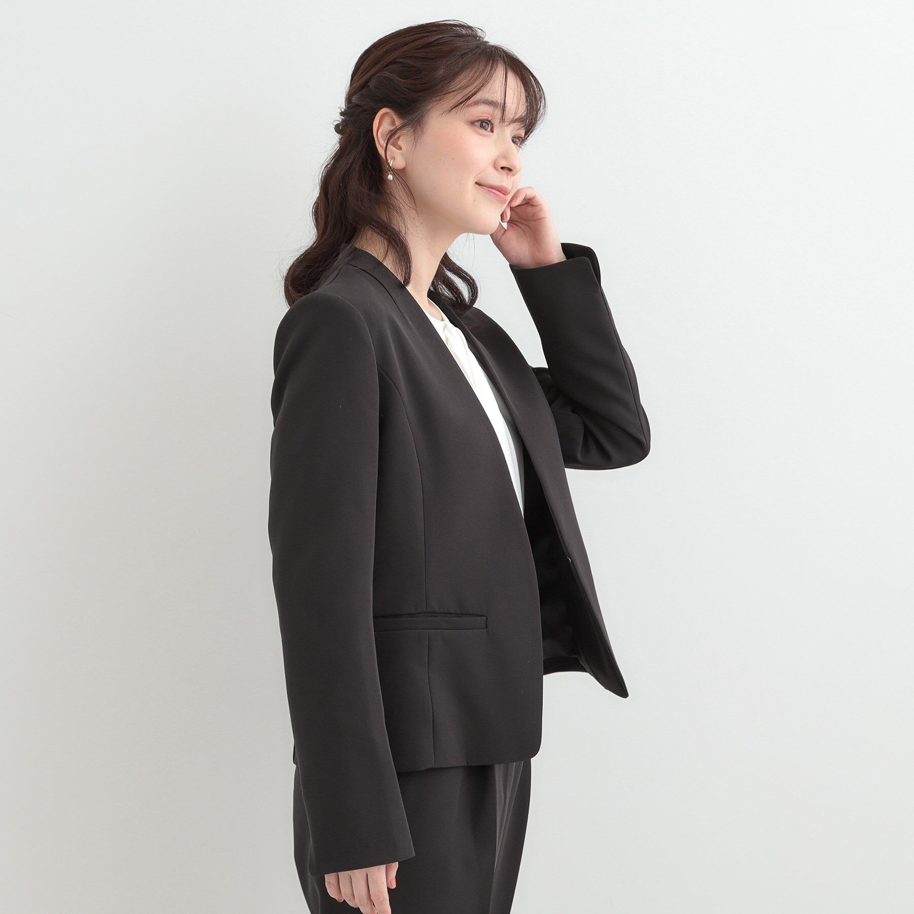 SHOO･LA･RUE「【3点スーツセット/洗濯機可】時短で好印象 セットアップ+ブラウス」|ノーカラージャケット|