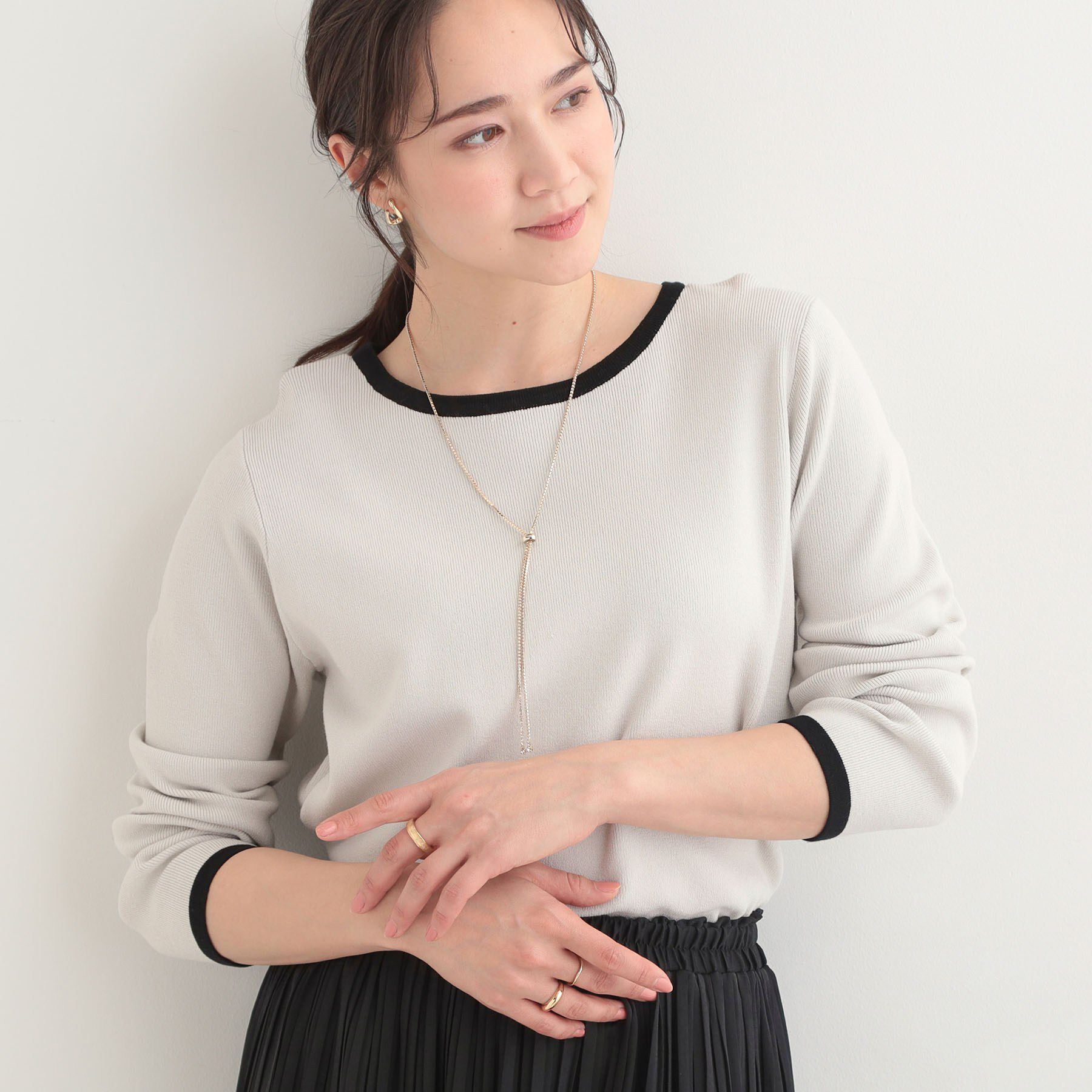 SHOO･LA･RUE「【洗濯機可/S-LL/アンサンブル可】配色クルーネックニット」|ニット・セーター|ライトグレー(511