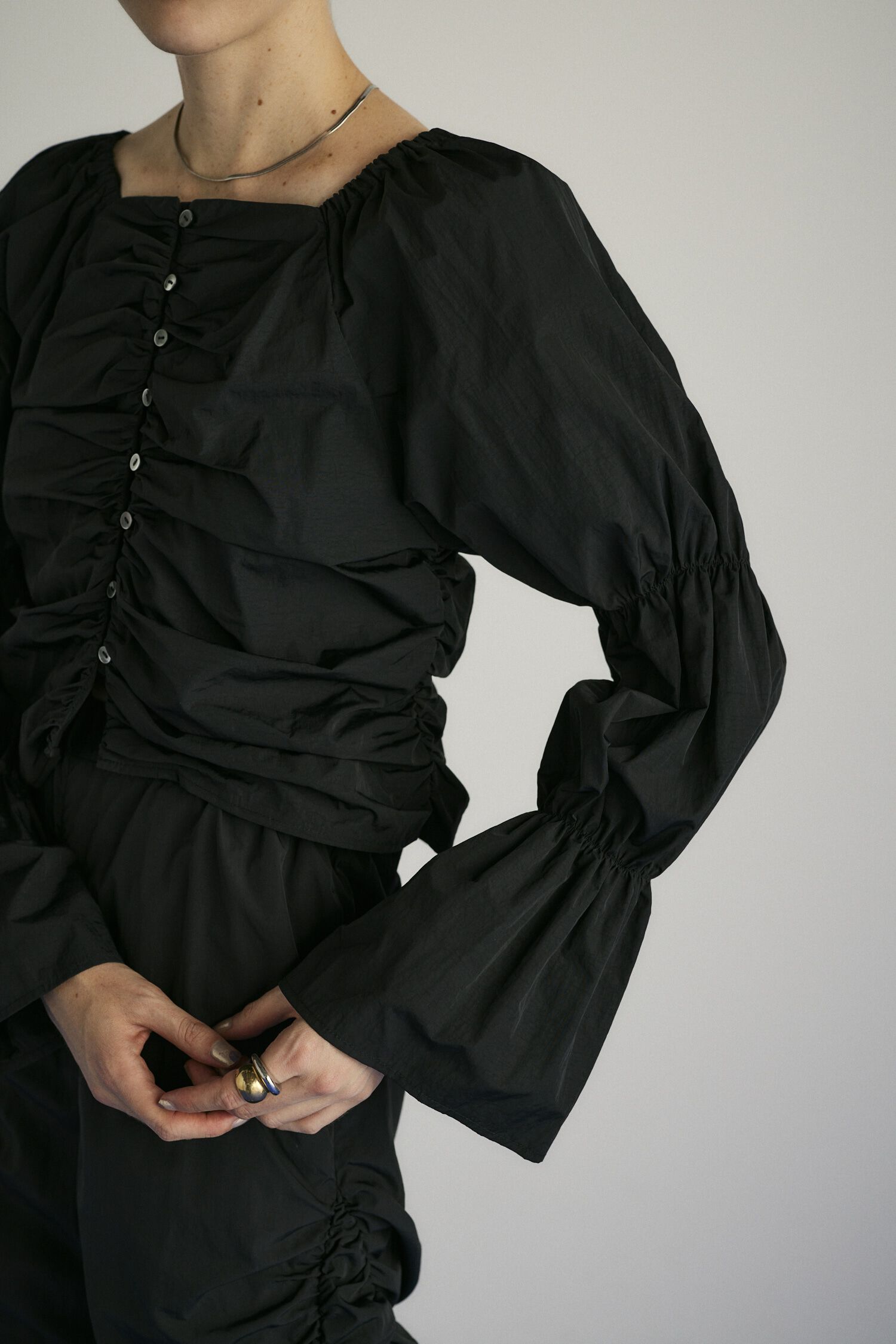 HeRIN.CYE「Puff sleeve tops」|シャツ・ブラウス|