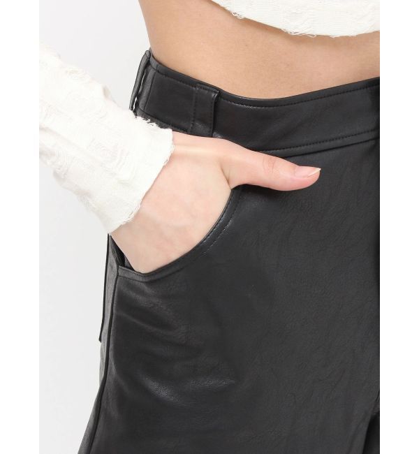 EVRIS「フェイクレザータイトショートパンツ」|その他|
